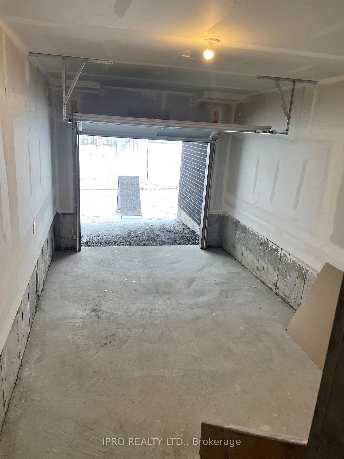 Photo 10 of Unit 104, 1034 Reflection Place, Pickering, Rural Pickering — HOMEH