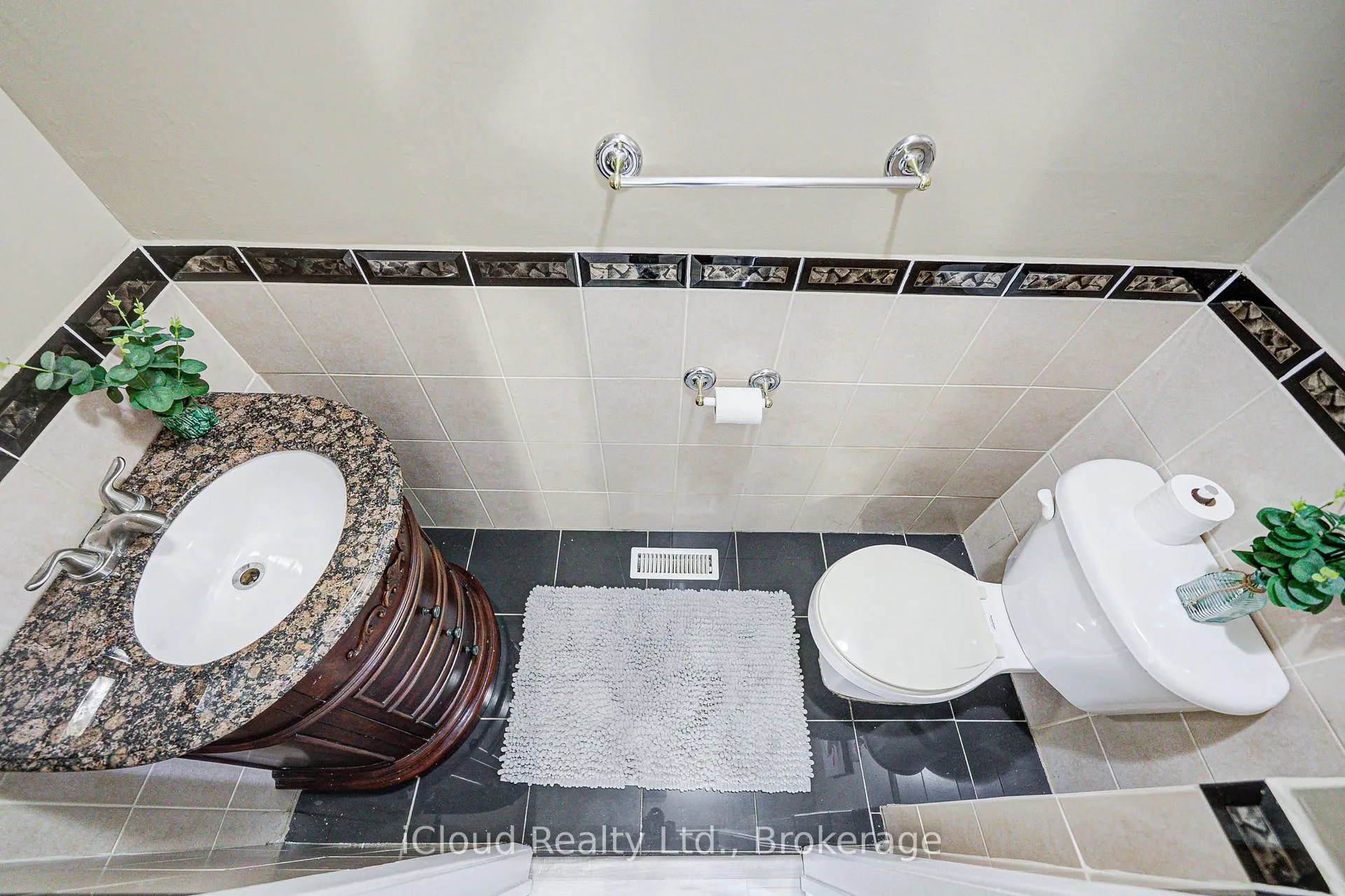 Photo 15 of 5 Gloucester Place, Brampton, Northgate — HOMEH