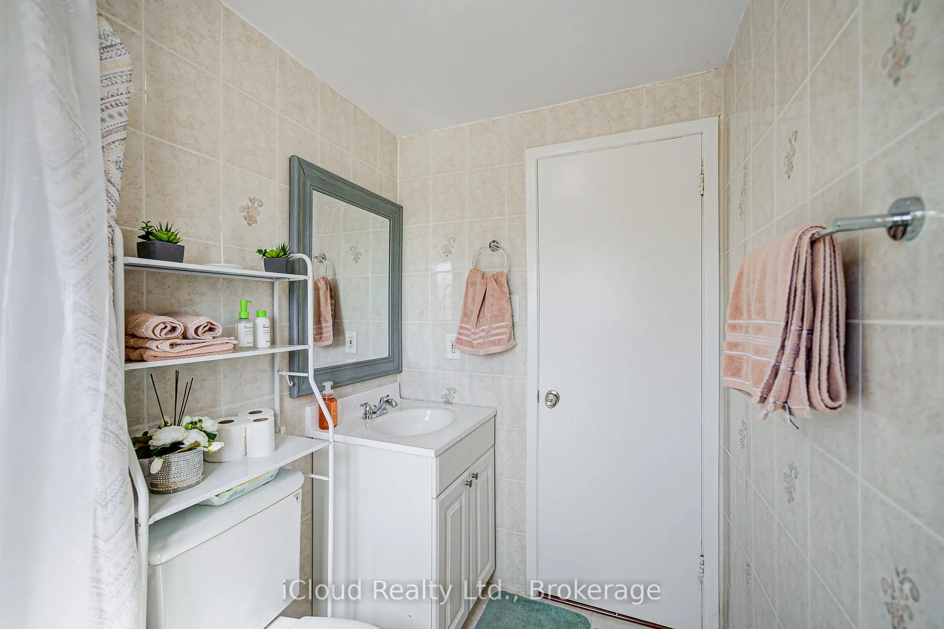Photo 18 of 5 Gloucester Place, Brampton, Northgate — HOMEH