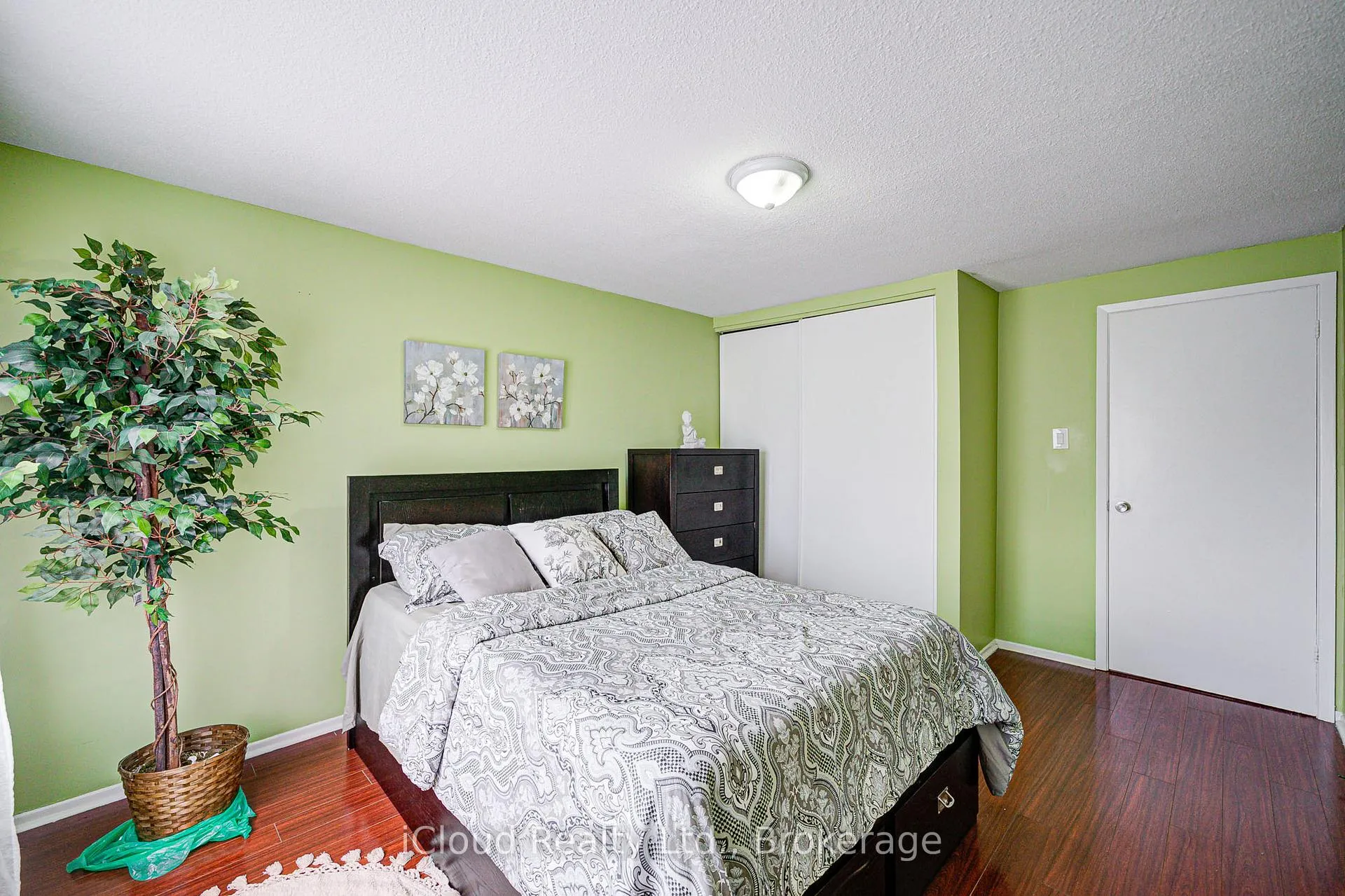 Photo 22 of 5 Gloucester Place, Brampton, Northgate — HOMEH