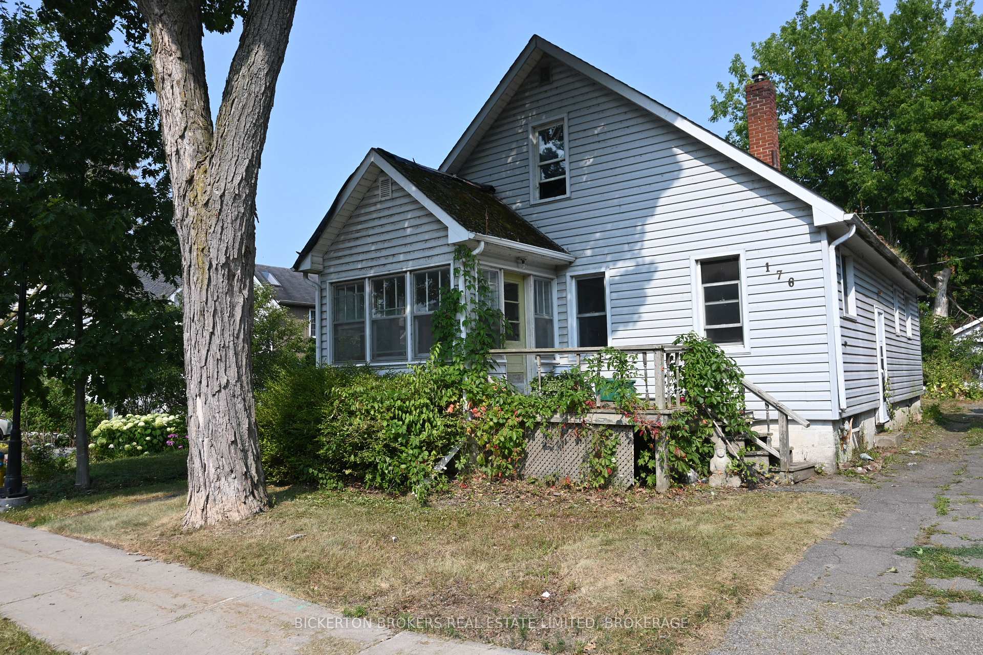 Photo 1 of 176 John Street, Gananoque — HOMEH