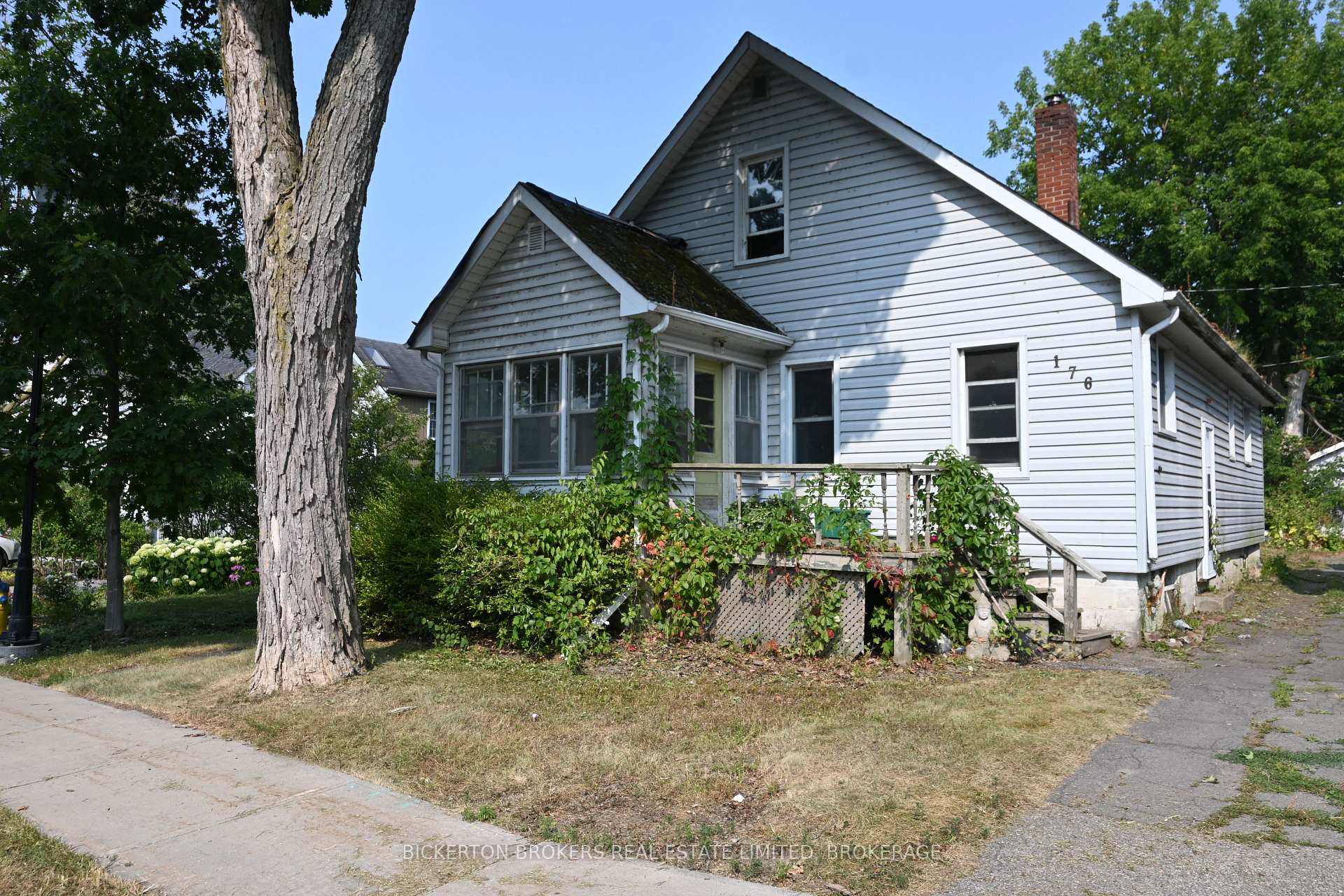 Photo 3 of 176 John Street, Gananoque — HOMEH