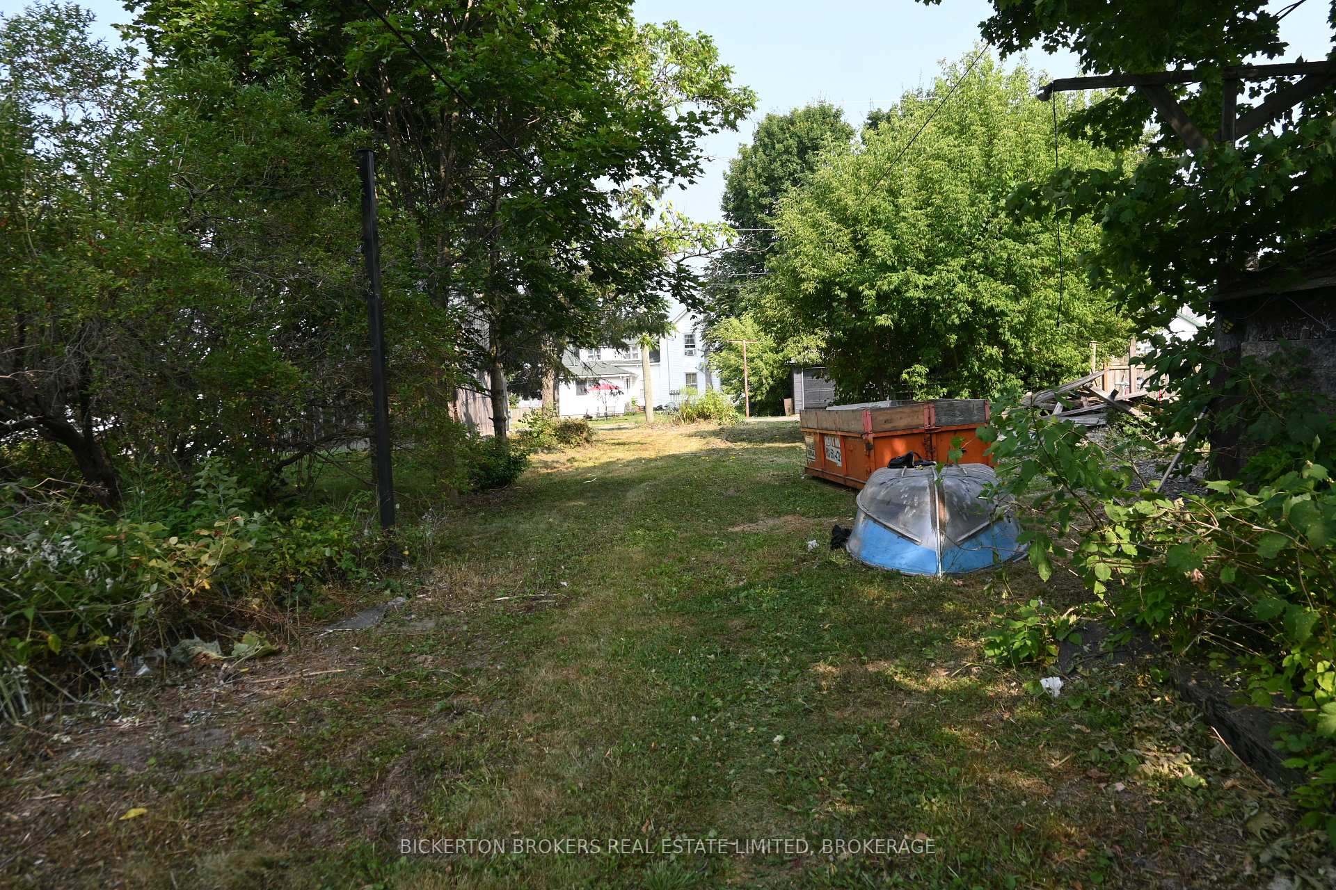 Photo 7 of 176 John Street, Gananoque — HOMEH
