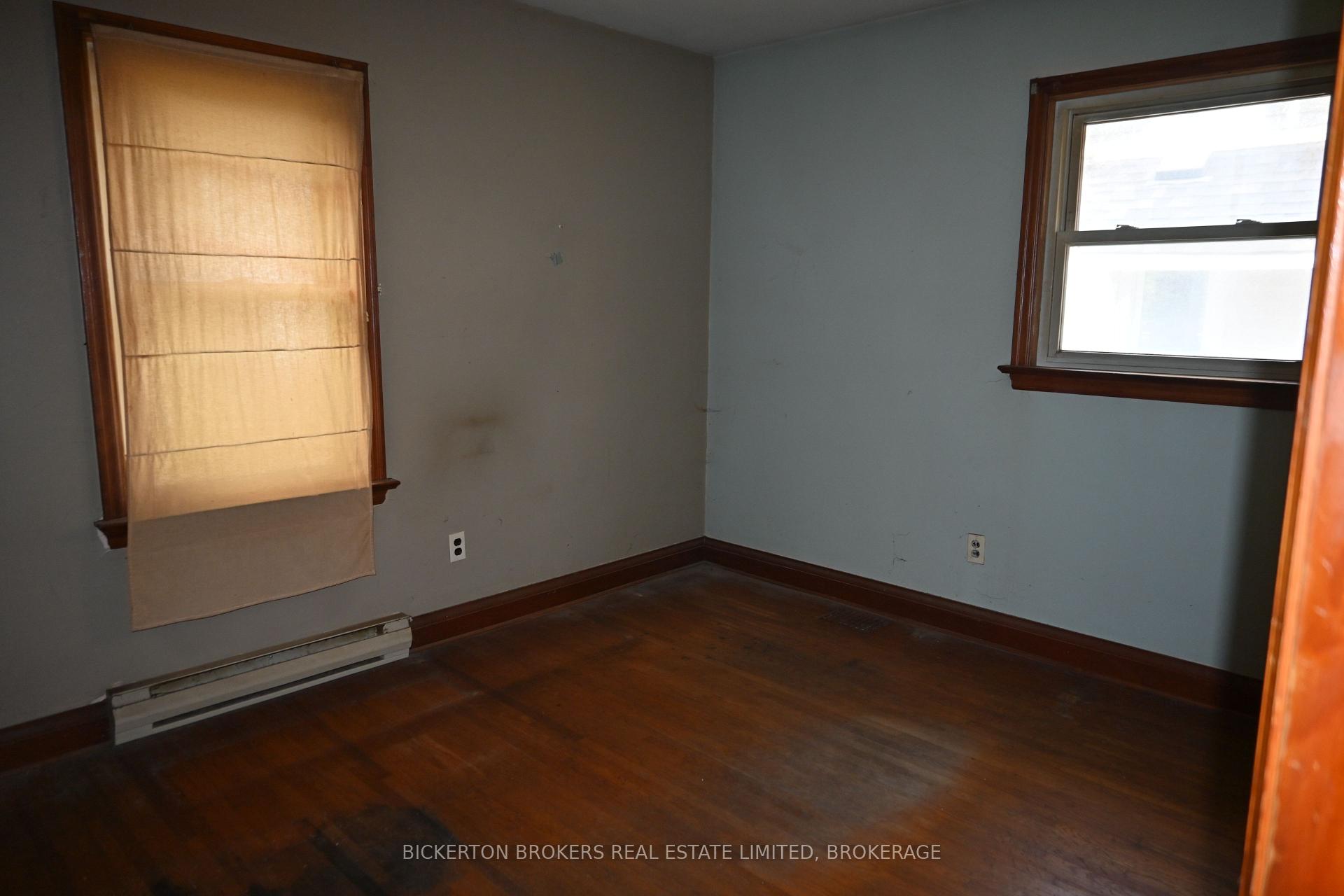 Photo 9 of 176 John Street, Gananoque — HOMEH