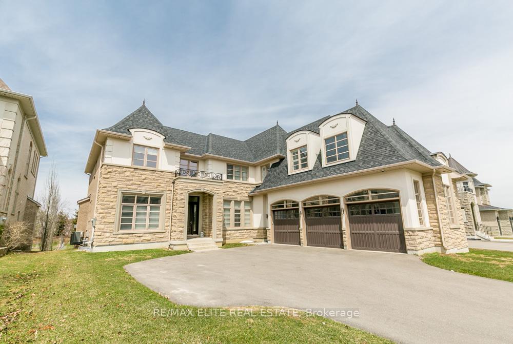 Photo 1 of 18 Carisbrooke Circle, Aurora, Bayview Southeast — HOMEH
