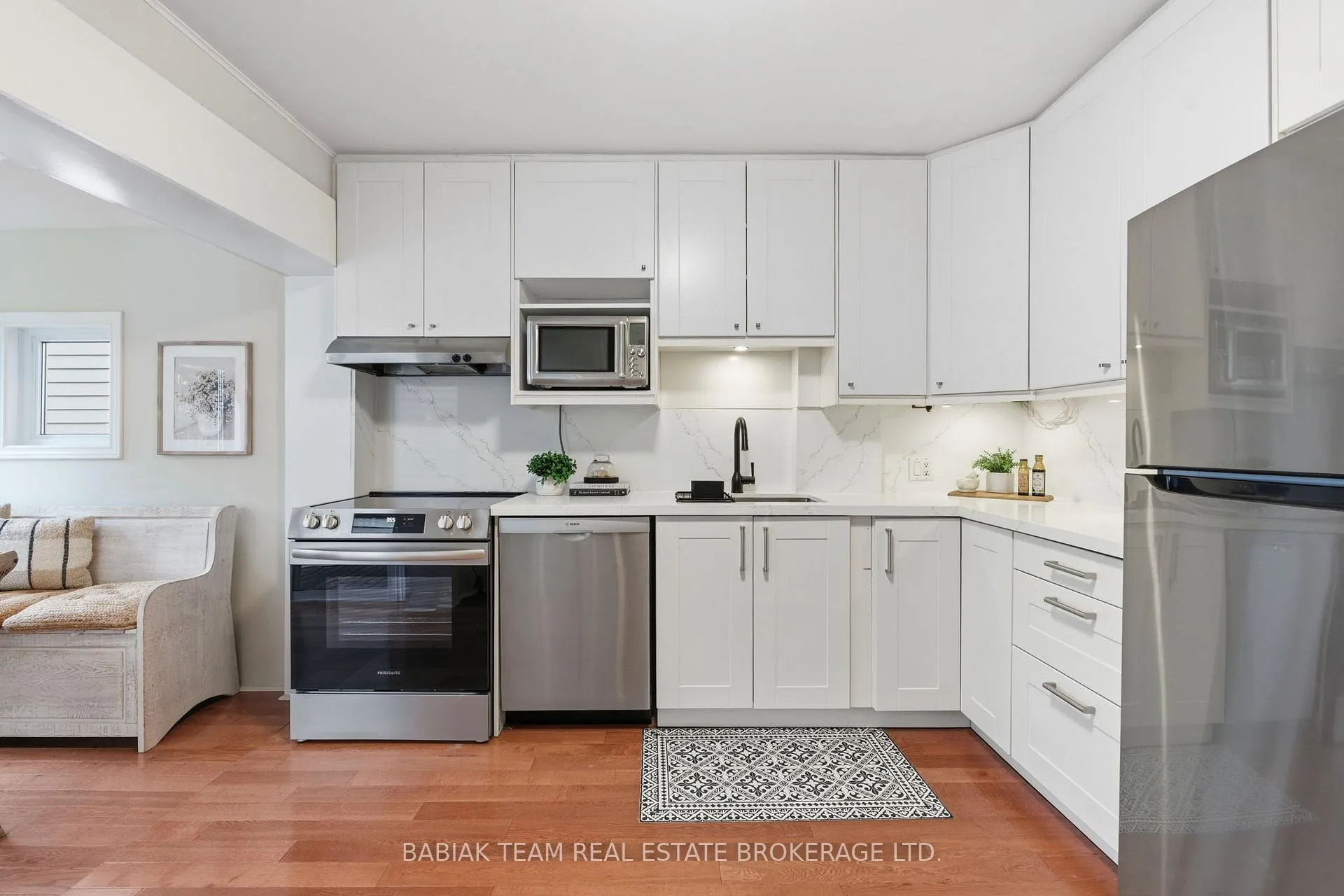 Photo 16 of 92 Indian Road Crescent, Toronto, High Park North — HOMEH