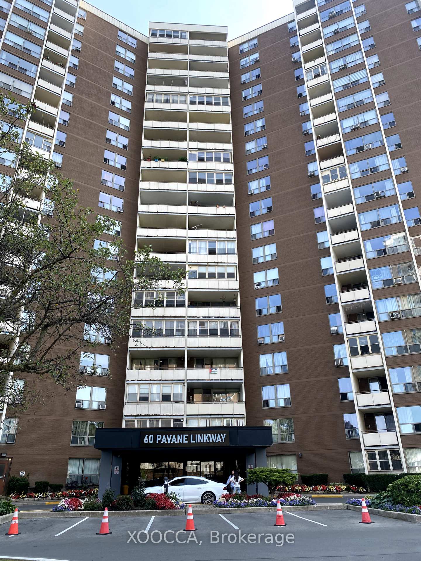 Front of Unit R2-2, 60 Pavane Link Way