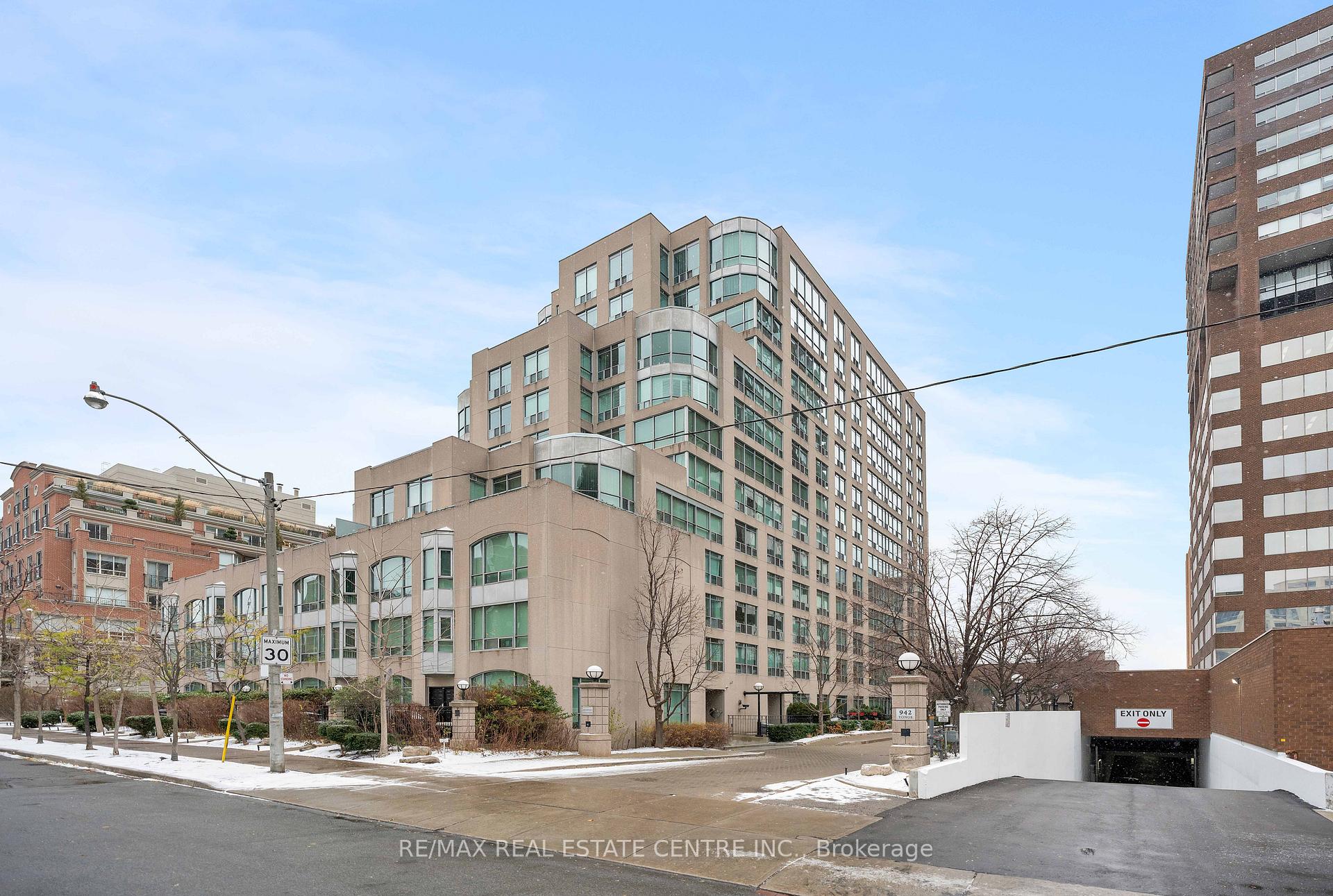 Front of Unit 616, 942 Yonge Street