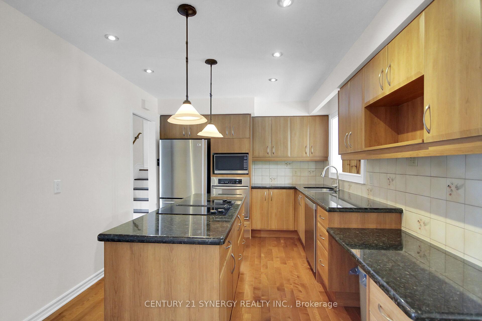 Photo 10 of 27 Tripp Crescent, Ottawa, Barrhaven - Pheasant Run — HOMEH