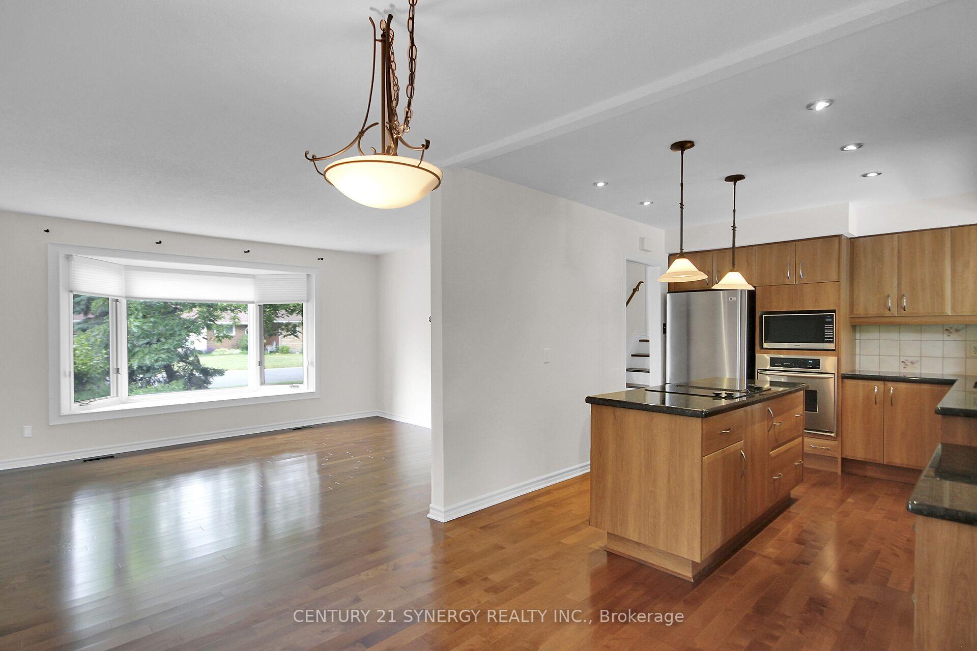 Photo 8 of 27 Tripp Crescent, Ottawa, Barrhaven - Pheasant Run — HOMEH