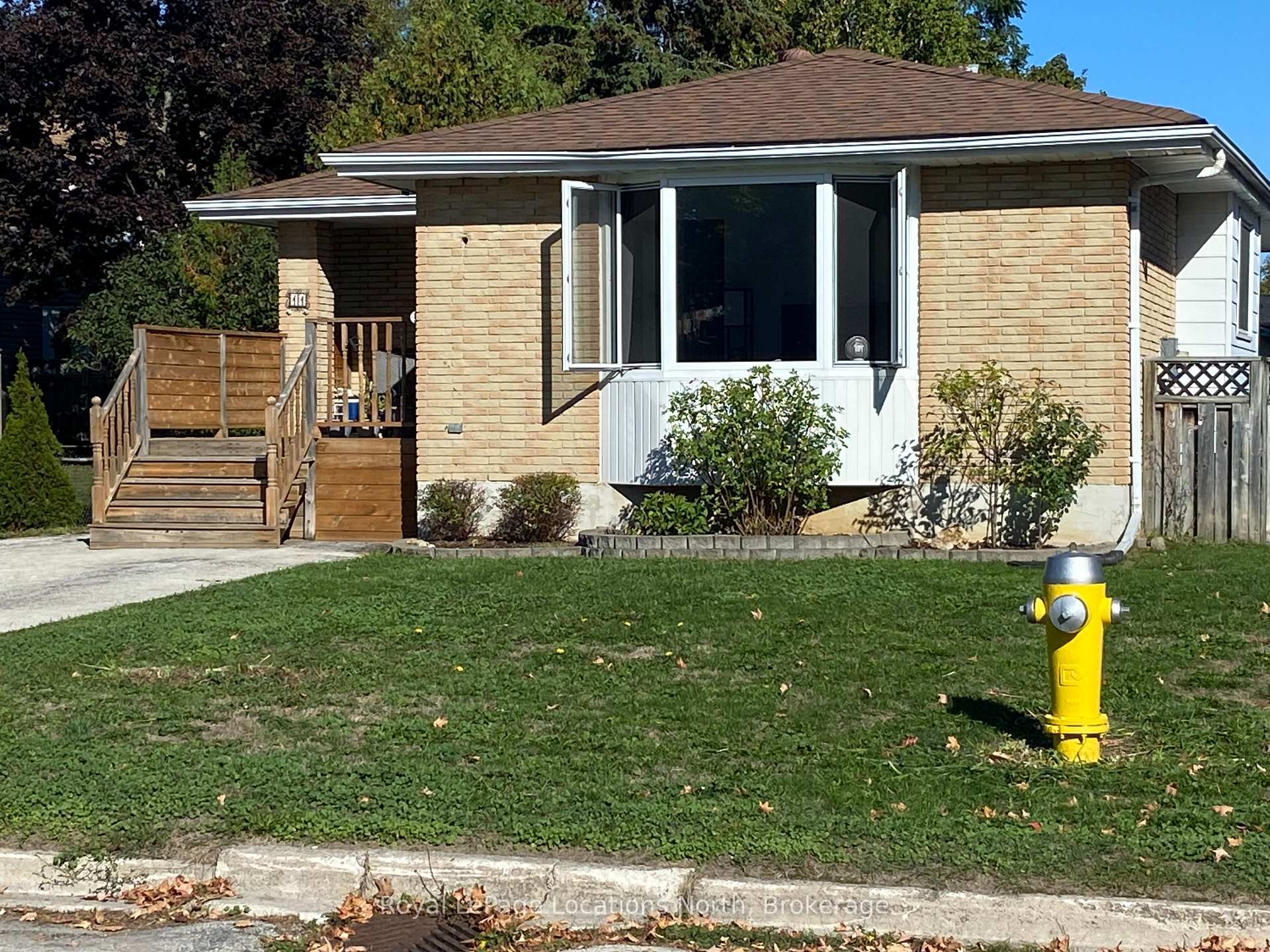 Photo 1 of 11 Watts Crescent, Collingwood — HOMEH