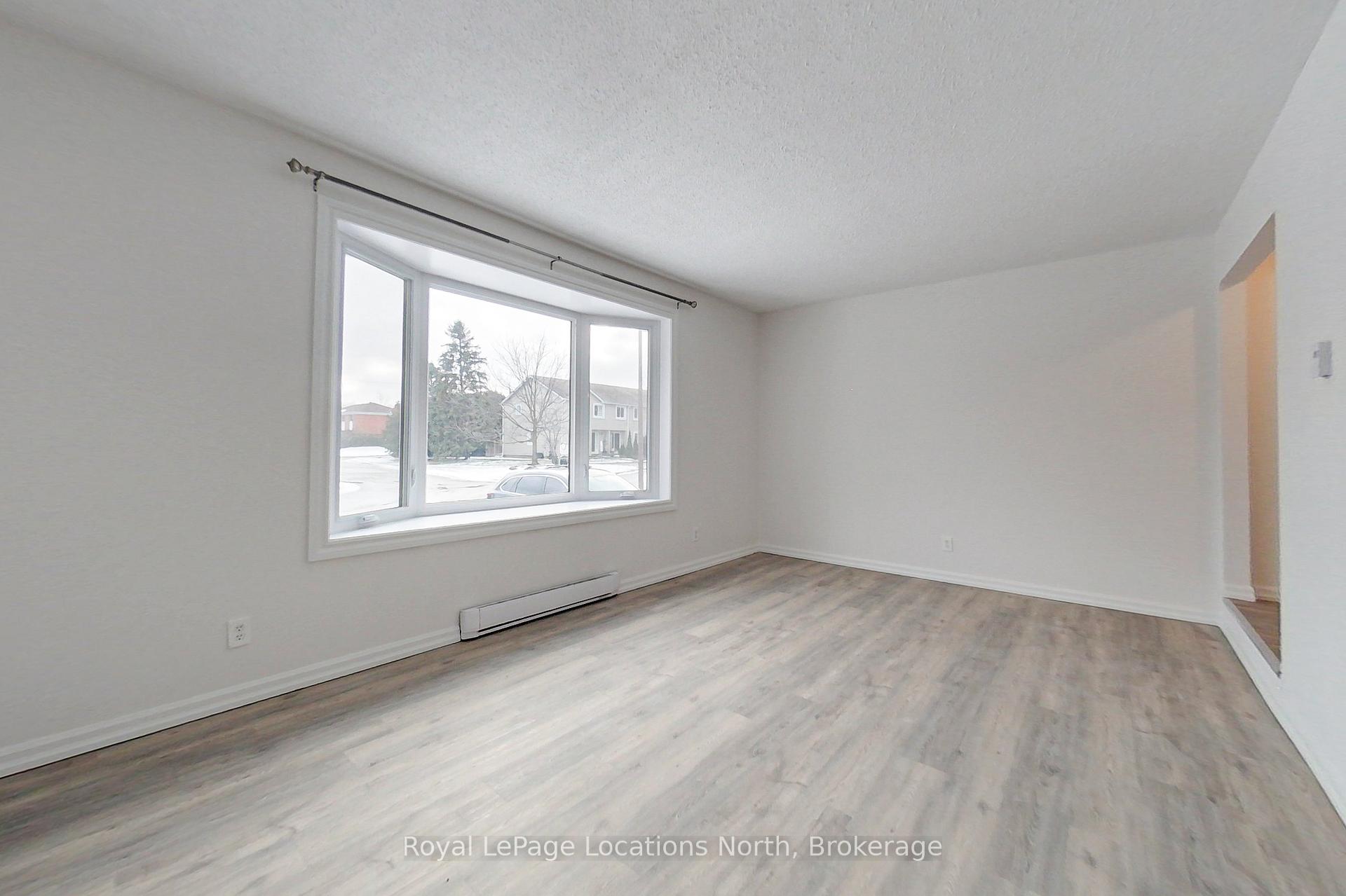 Photo 3 of 11 Watts Crescent, Collingwood — HOMEH