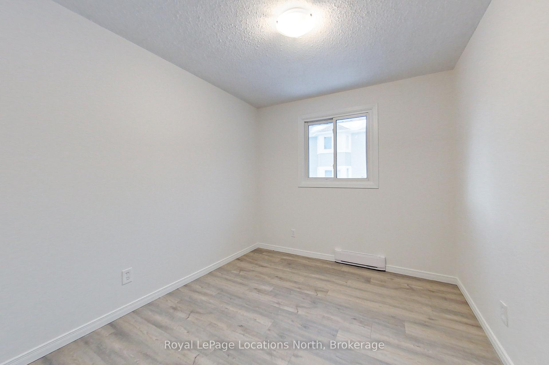 Photo 14 of 11 Watts Crescent, Collingwood — HOMEH