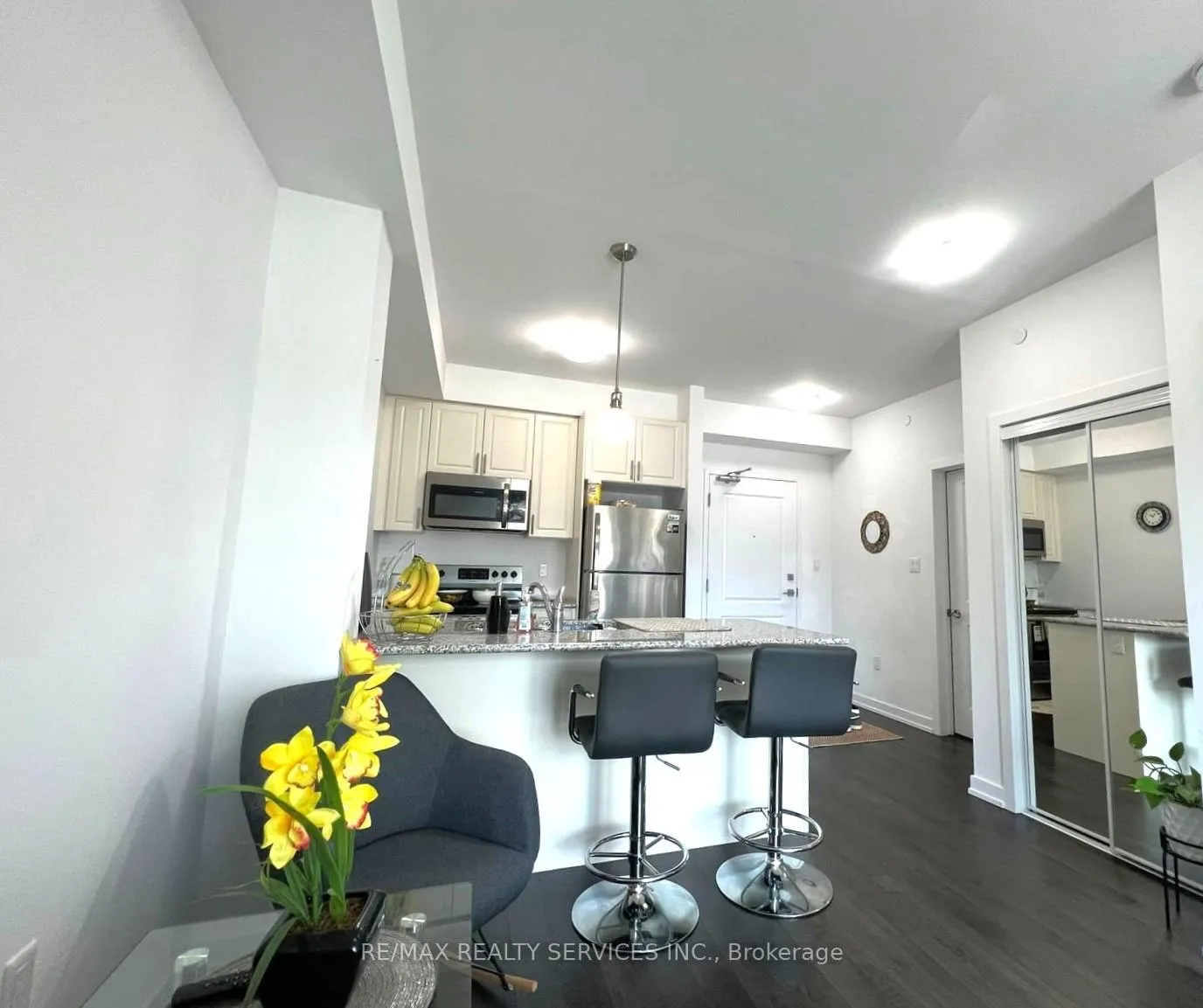 Photo 4 of Unit 236, 125 Shoreview Place, Hamilton, Lakeshore — HOMEH