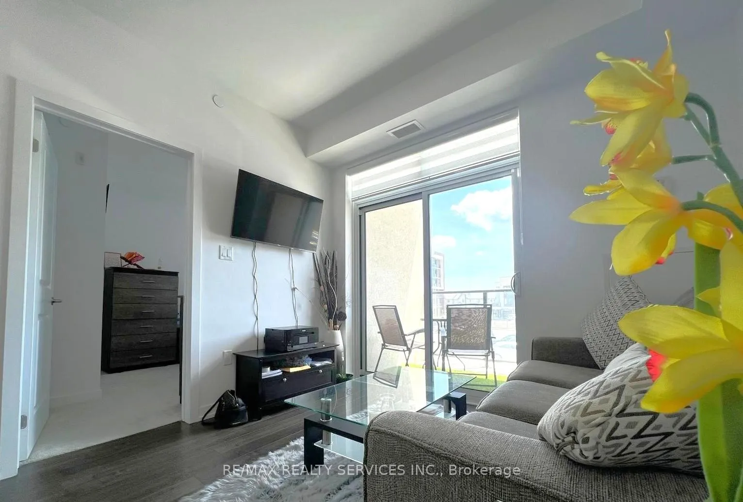 Photo 5 of Unit 236, 125 Shoreview Place, Hamilton, Lakeshore — HOMEH
