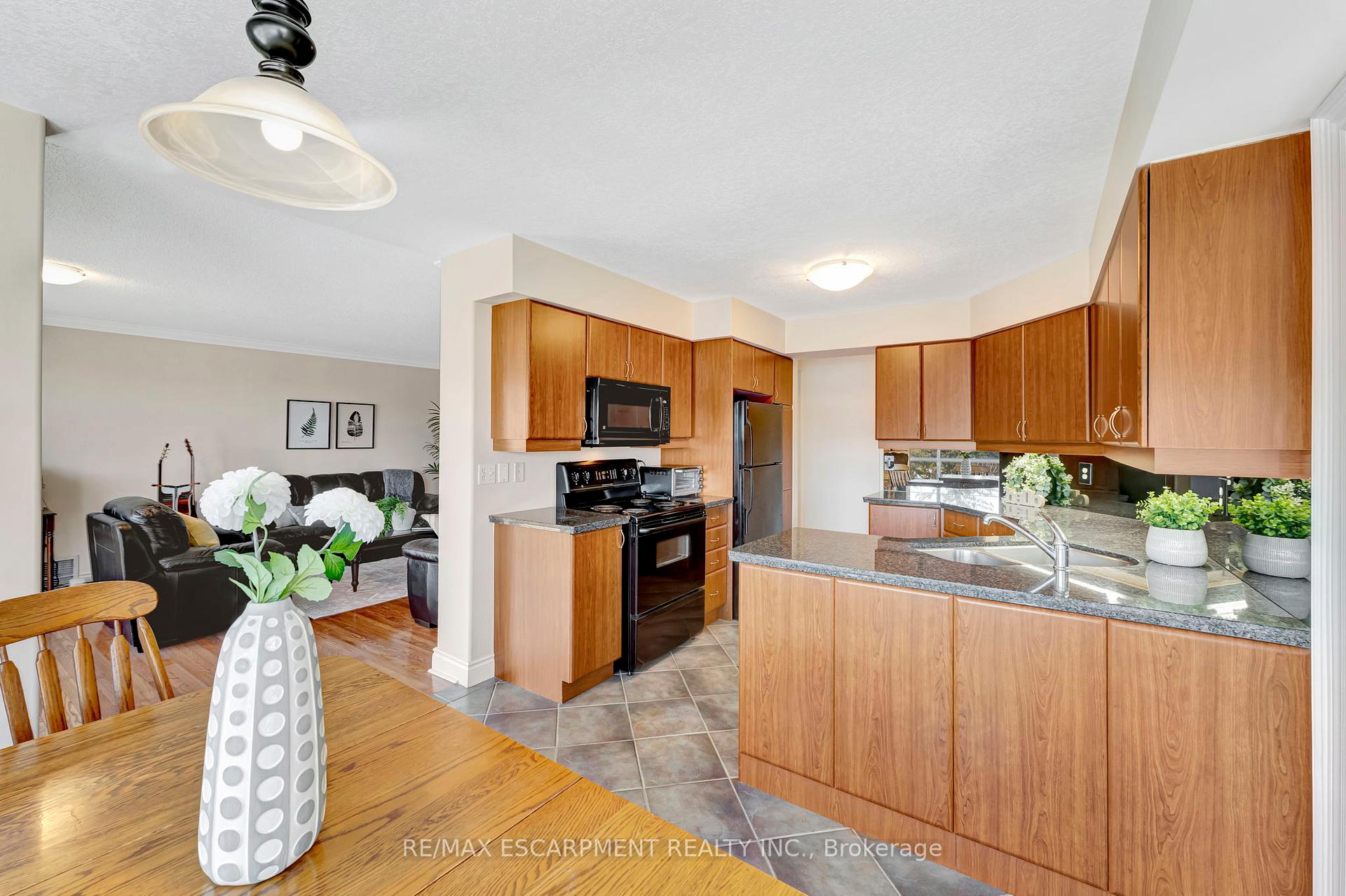 Photo 11 of Unit 506, 1770 Main Street W, Hamilton, Ainslie Wood — HOMEH