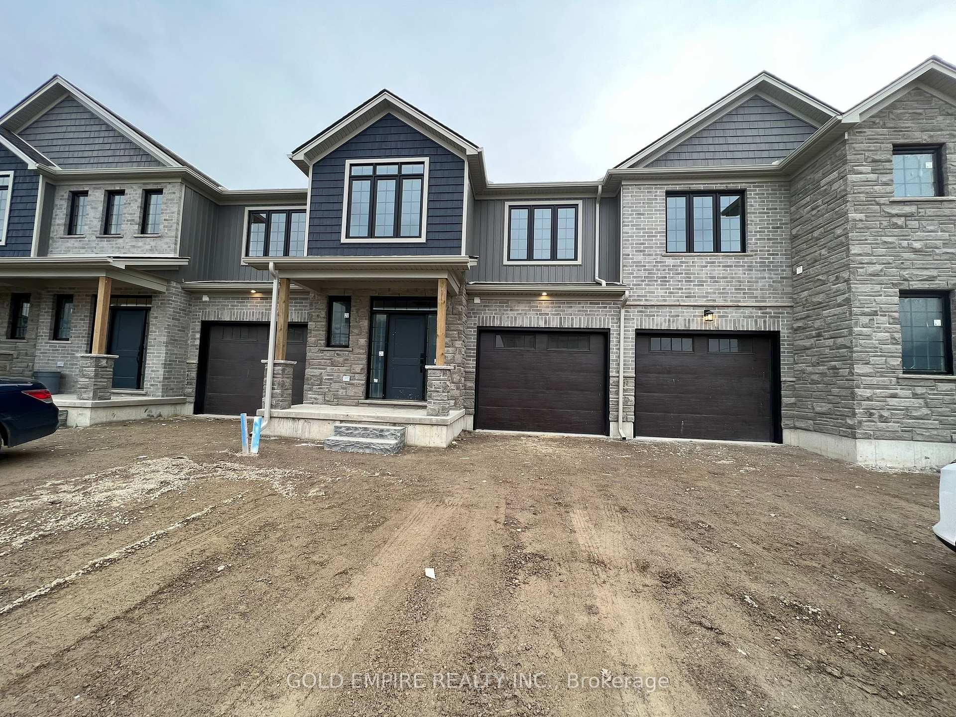 Photo 3 of 85 Stonefield Lane, Middlesex Centre, Ilderton — HOMEH
