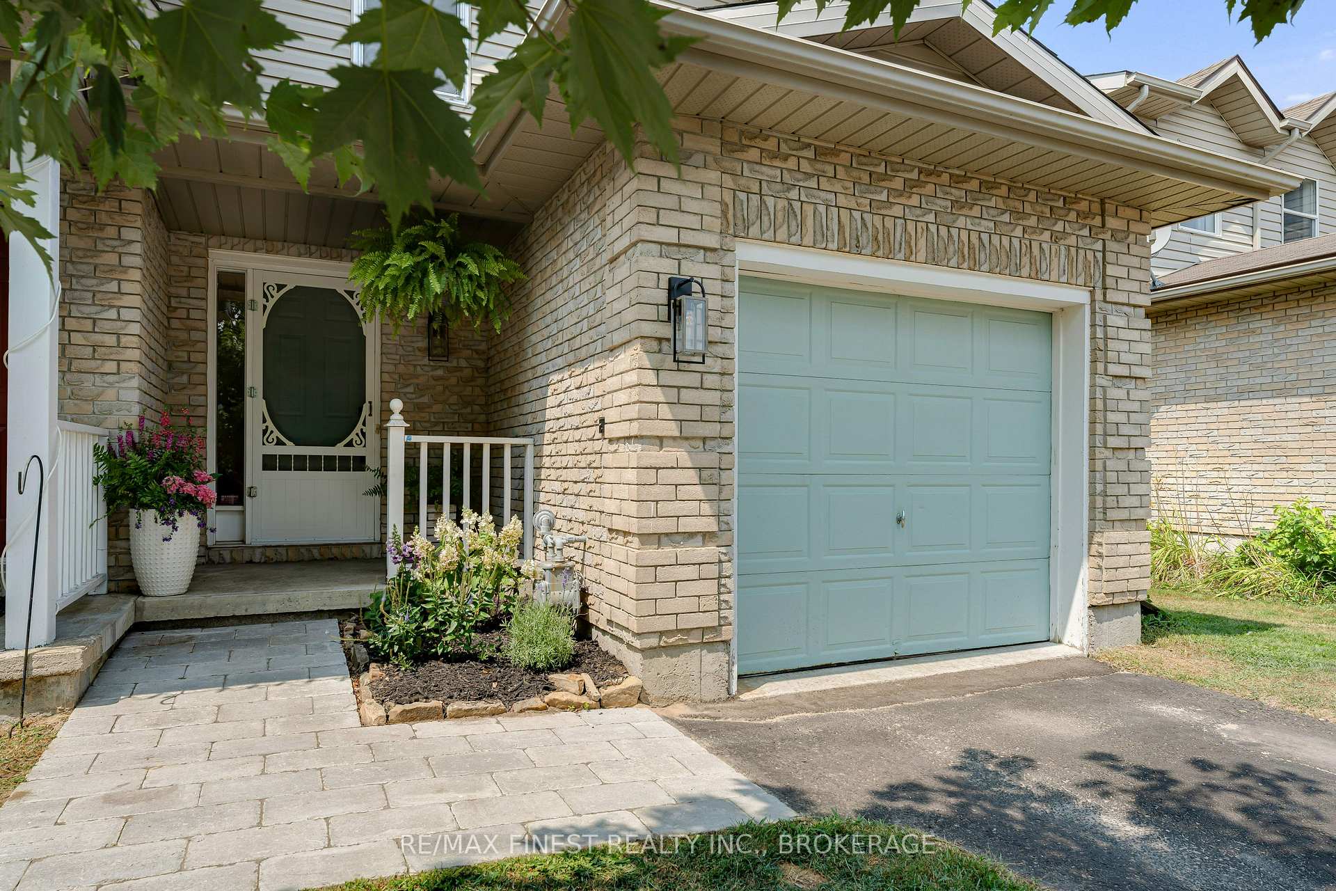 Photo 5 of 538 Garden Street, Gananoque — HOMEH
