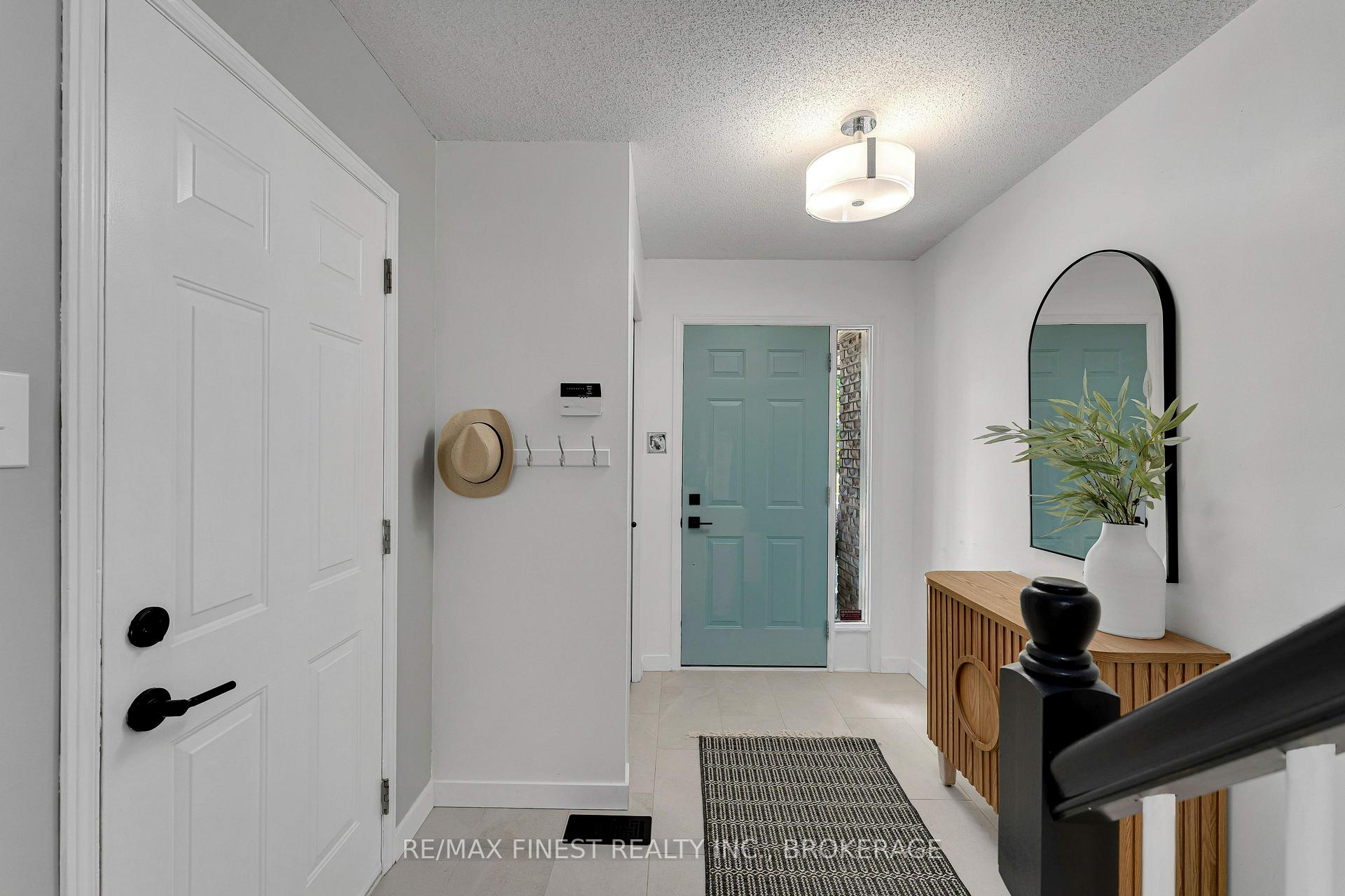 Photo 3 of 538 Garden Street, Gananoque — HOMEH