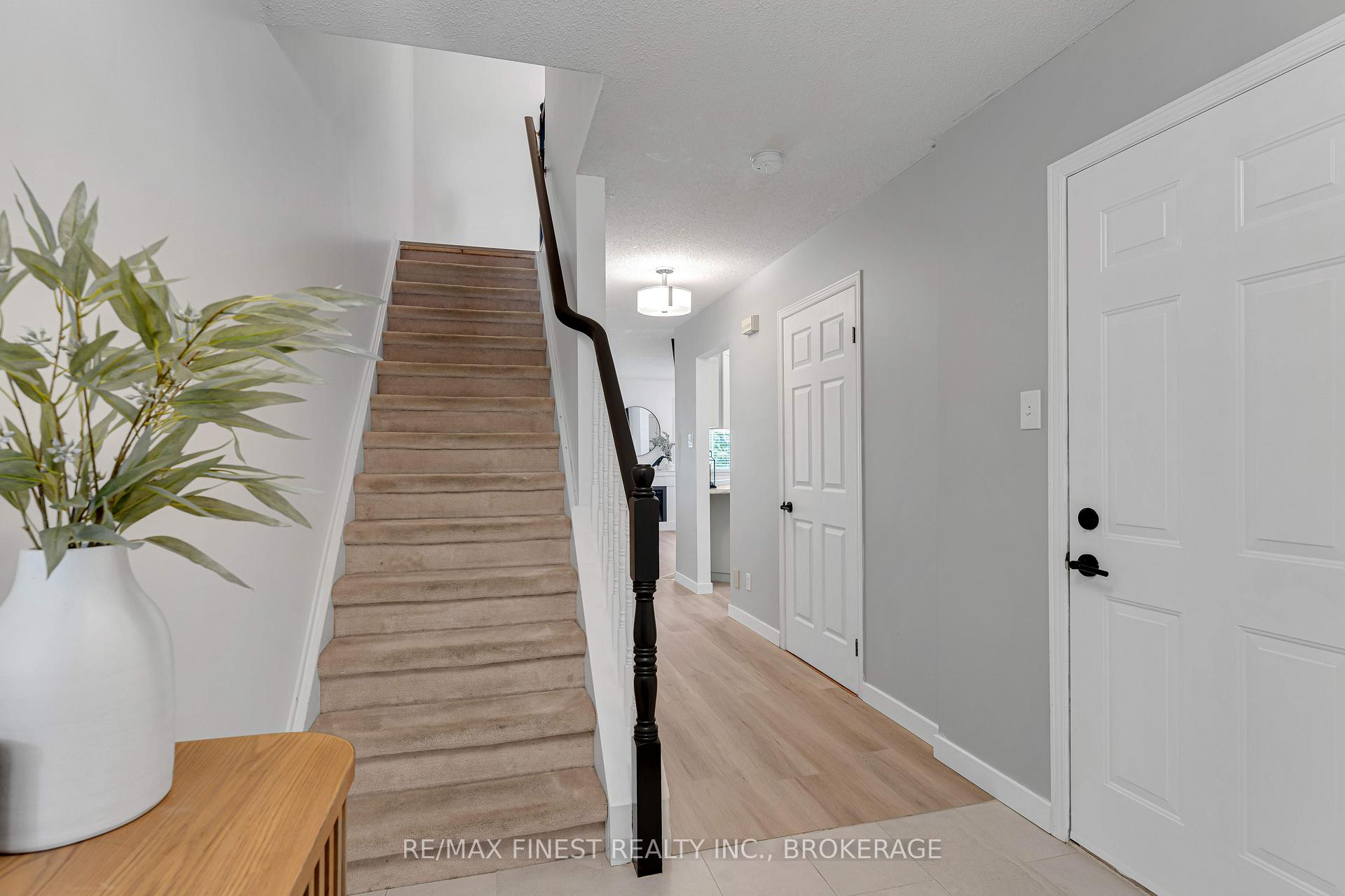 Photo 8 of 538 Garden Street, Gananoque — HOMEH