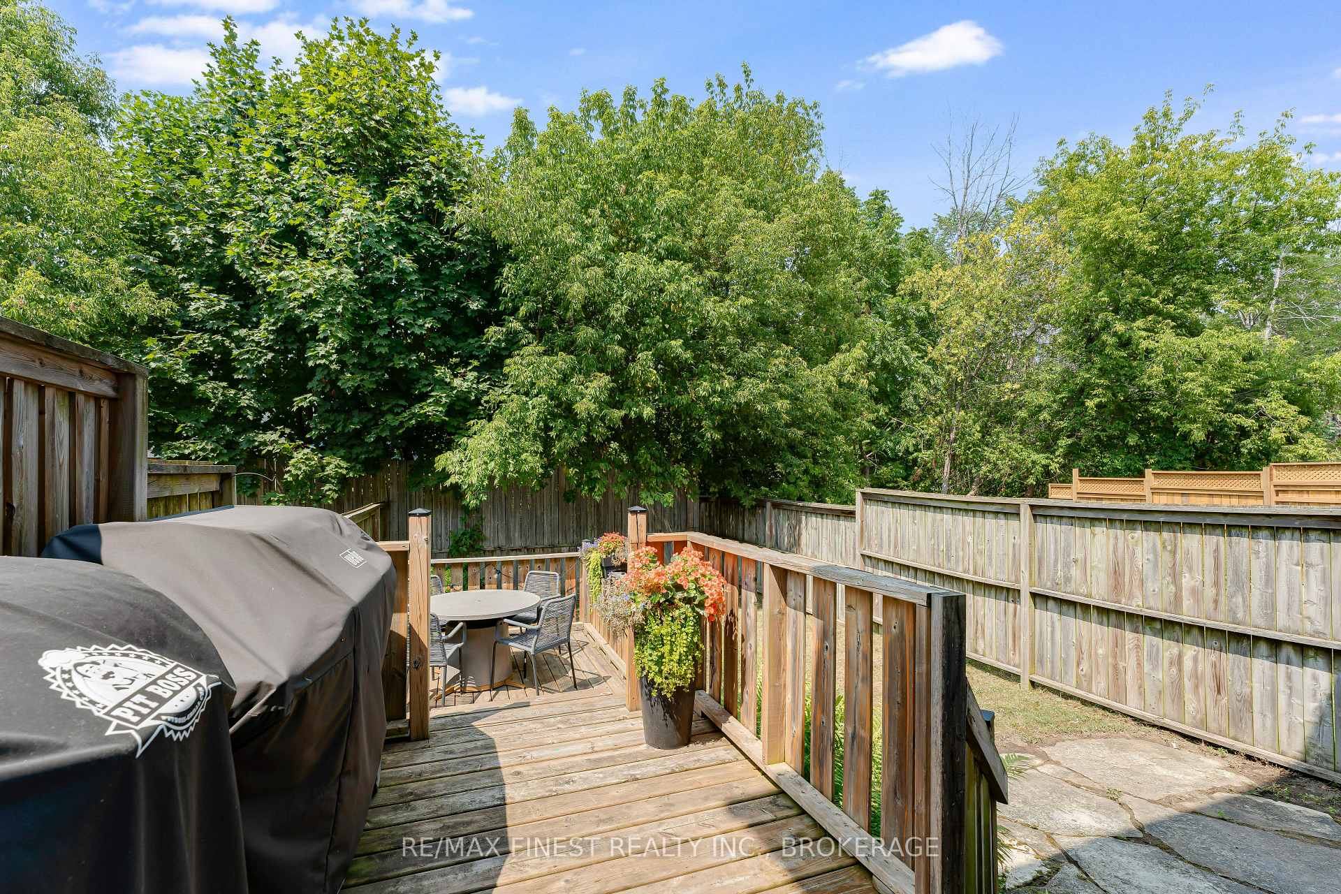 Photo 38 of 538 Garden Street, Gananoque — HOMEH