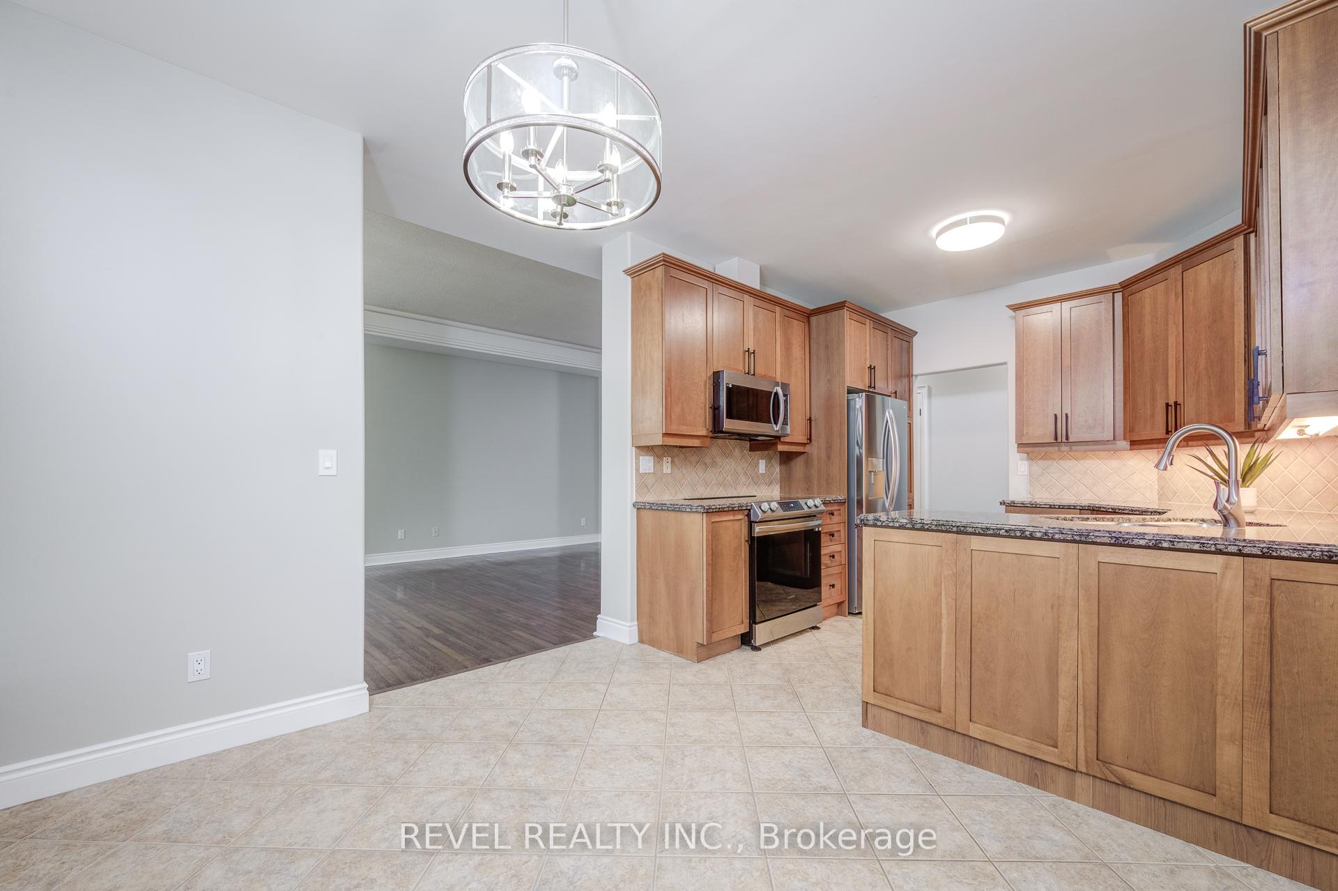Photo 22 of Unit Ph5, 1770 Main Street W, Hamilton, Ainslie Wood — HOMEH