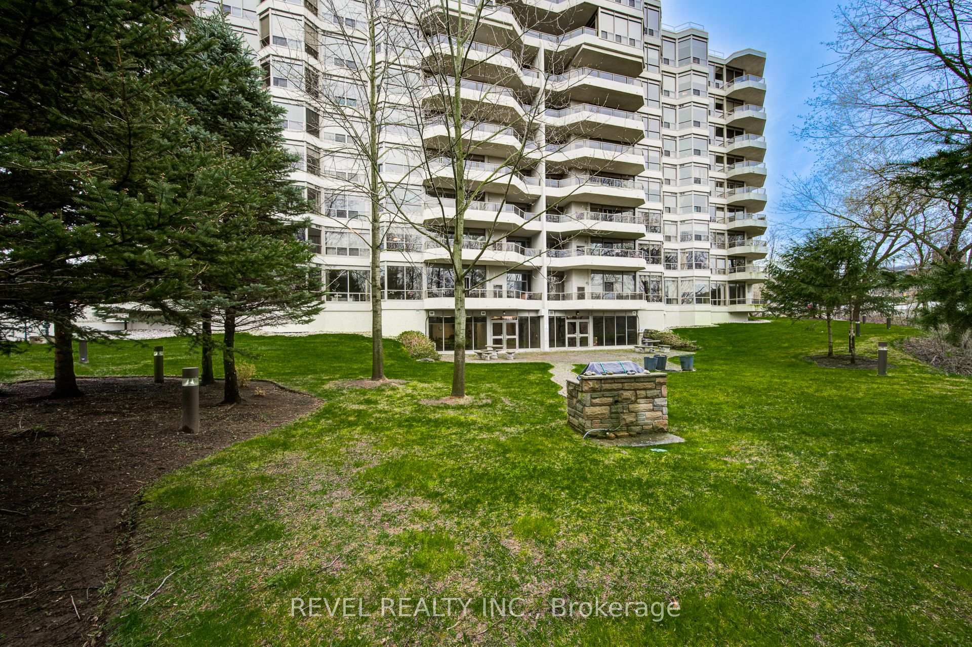 Photo 36 of Unit Ph5, 1770 Main Street W, Hamilton, Ainslie Wood — HOMEH