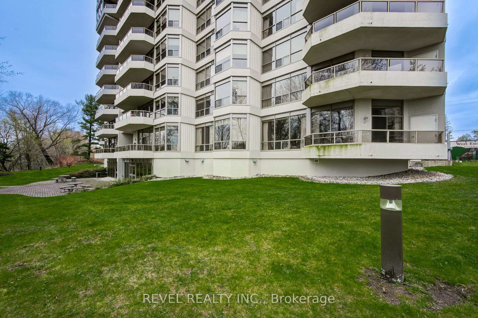 Photo 40 of Unit Ph5, 1770 Main Street W, Hamilton, Ainslie Wood — HOMEH