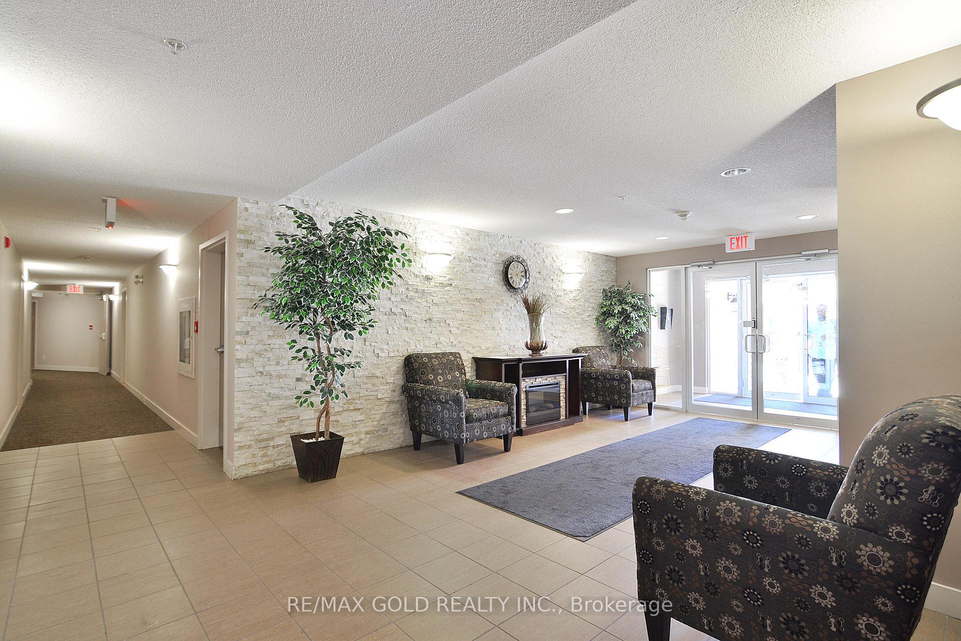 Photo 5 of Unit 1217, 8 Dayspring Circle, Brampton, Goreway Drive Corridor — HOMEH