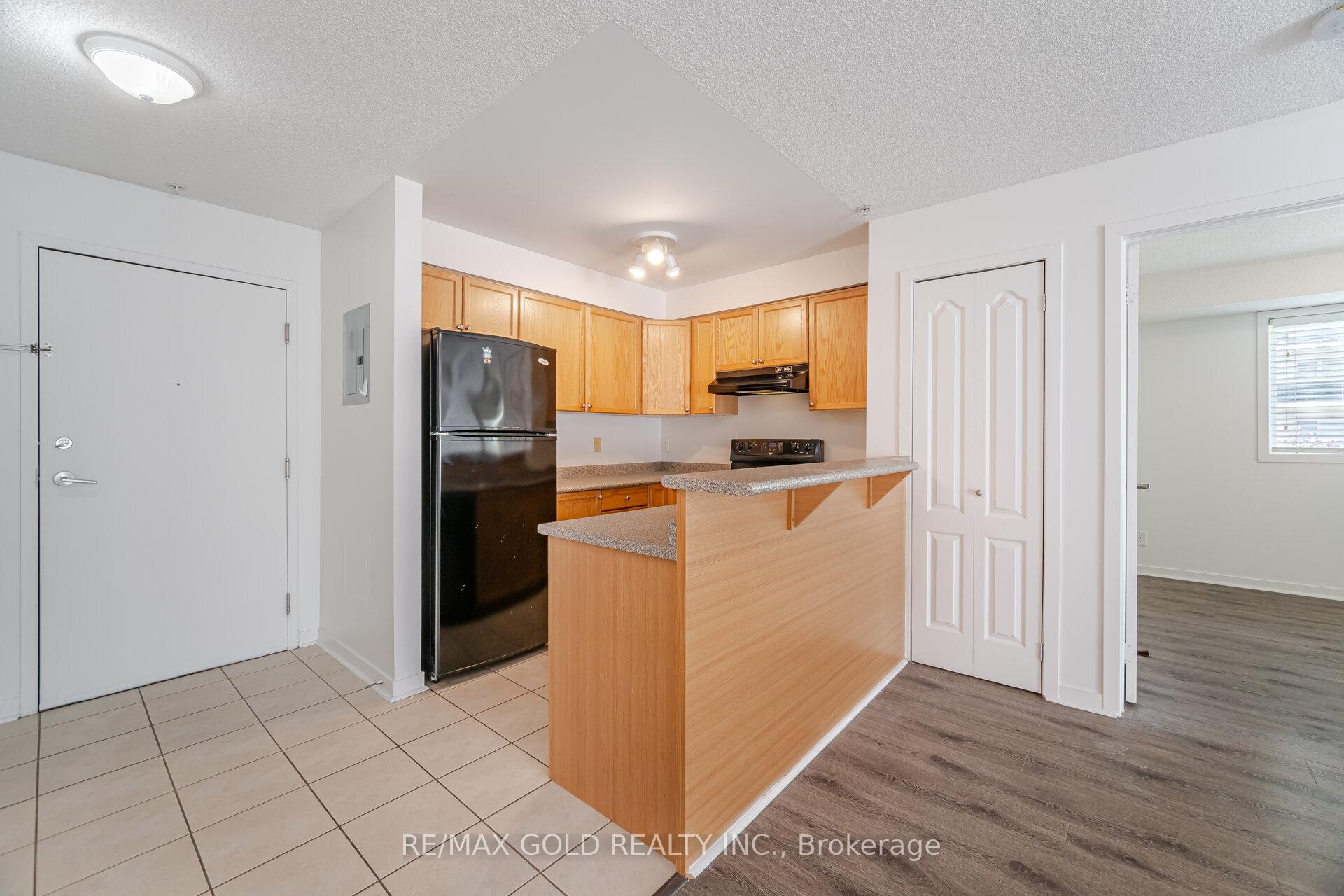 Photo 10 of Unit 1217, 8 Dayspring Circle, Brampton, Goreway Drive Corridor — HOMEH