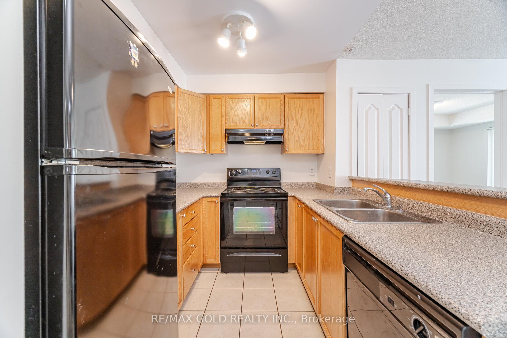 Photo 12 of Unit 1217, 8 Dayspring Circle, Brampton, Goreway Drive Corridor — HOMEH