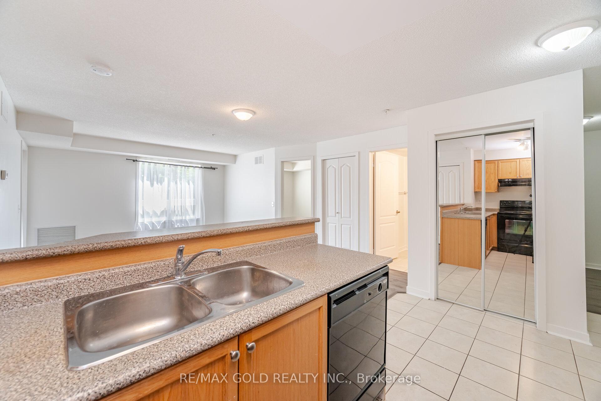 Photo 13 of Unit 1217, 8 Dayspring Circle, Brampton, Goreway Drive Corridor — HOMEH