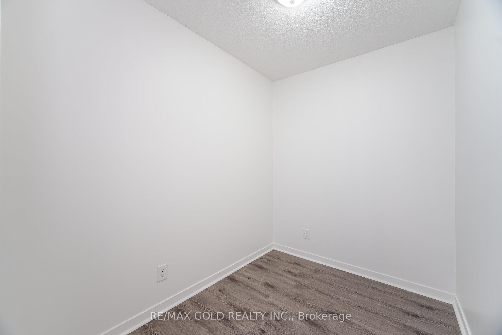 Photo 21 of Unit 1217, 8 Dayspring Circle, Brampton, Goreway Drive Corridor — HOMEH