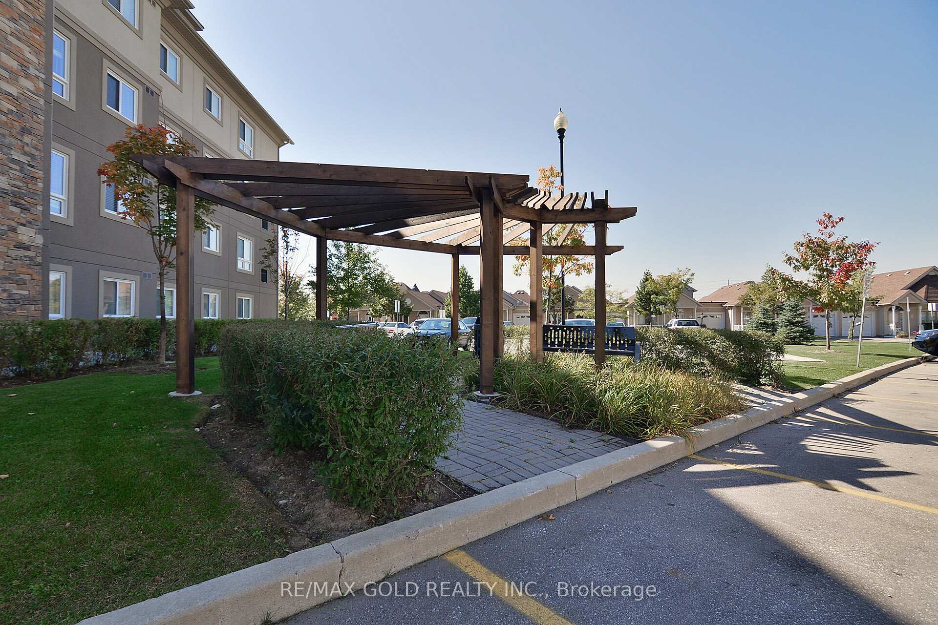 Photo 42 of Unit 1217, 8 Dayspring Circle, Brampton, Goreway Drive Corridor — HOMEH