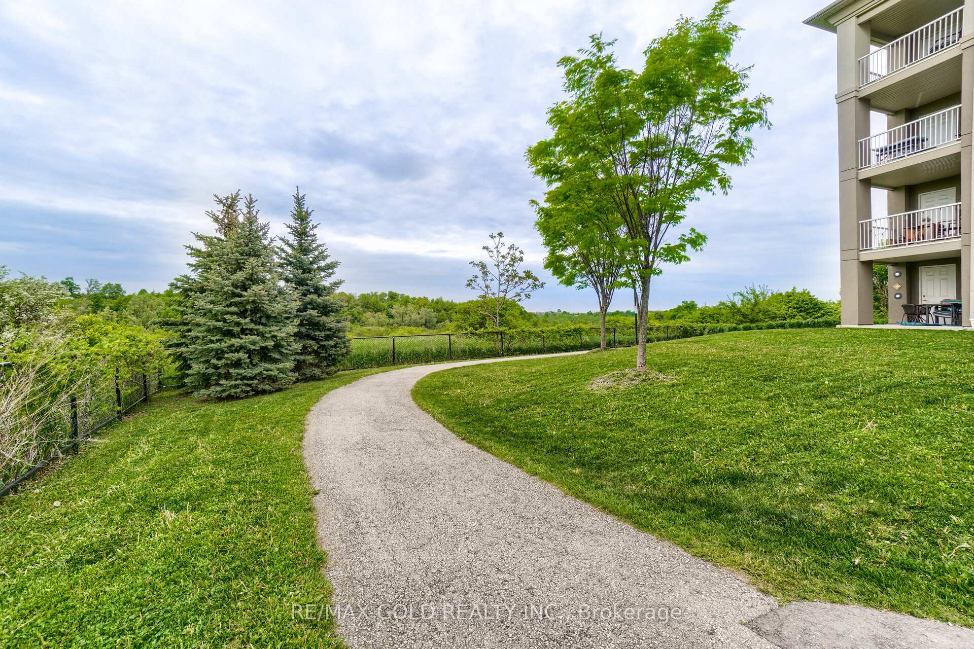 Photo 44 of Unit 1217, 8 Dayspring Circle, Brampton, Goreway Drive Corridor — HOMEH