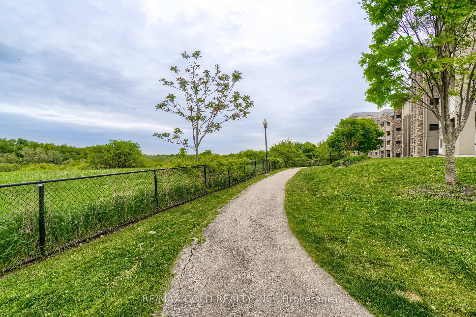 Photo 45 of Unit 1217, 8 Dayspring Circle, Brampton, Goreway Drive Corridor — HOMEH