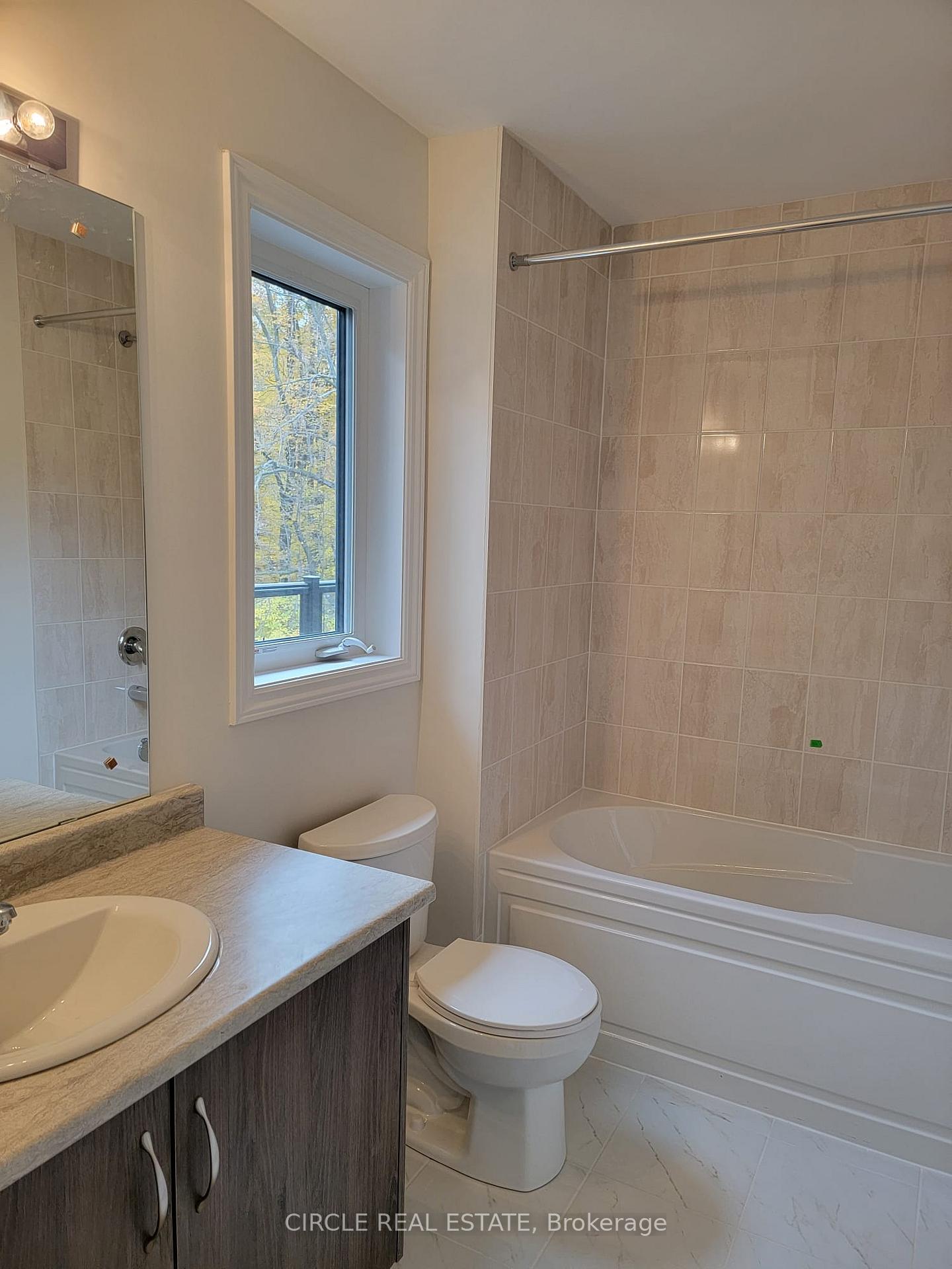 Photo 6 of Unit 23, 40 Knotsberry Circle, Brampton, Bram West — HOMEH