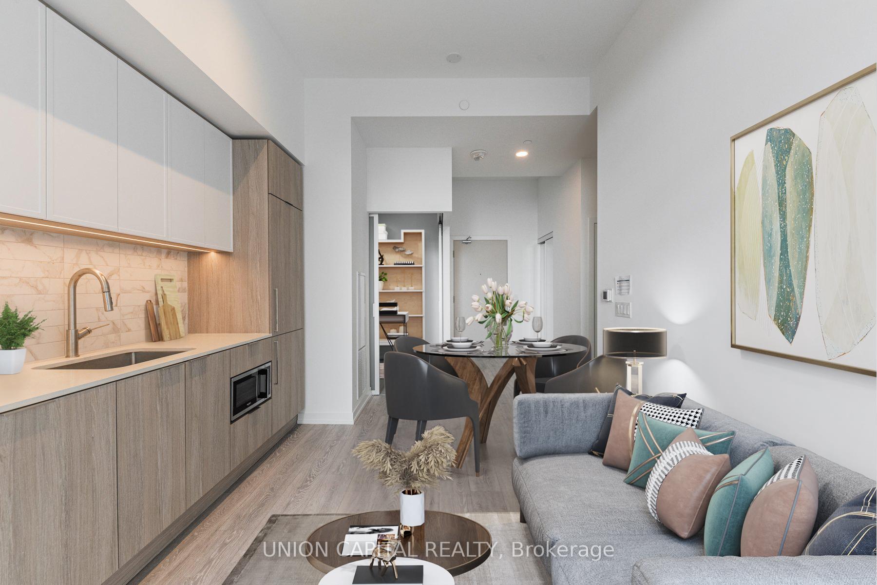 Front of Unit 901, 2020 Bathurst Street