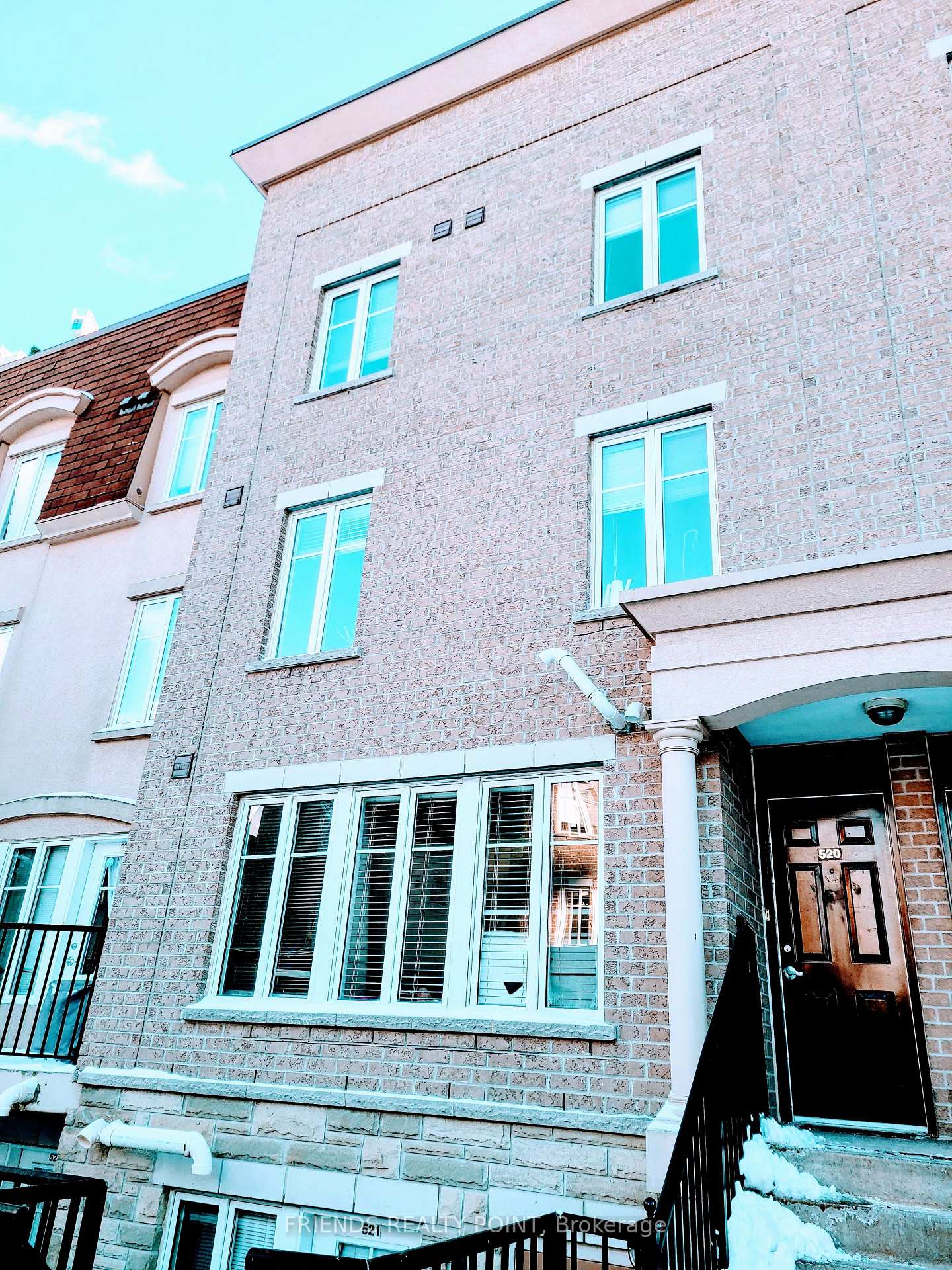 Front of Unit 837, 46 Western Battery Road
