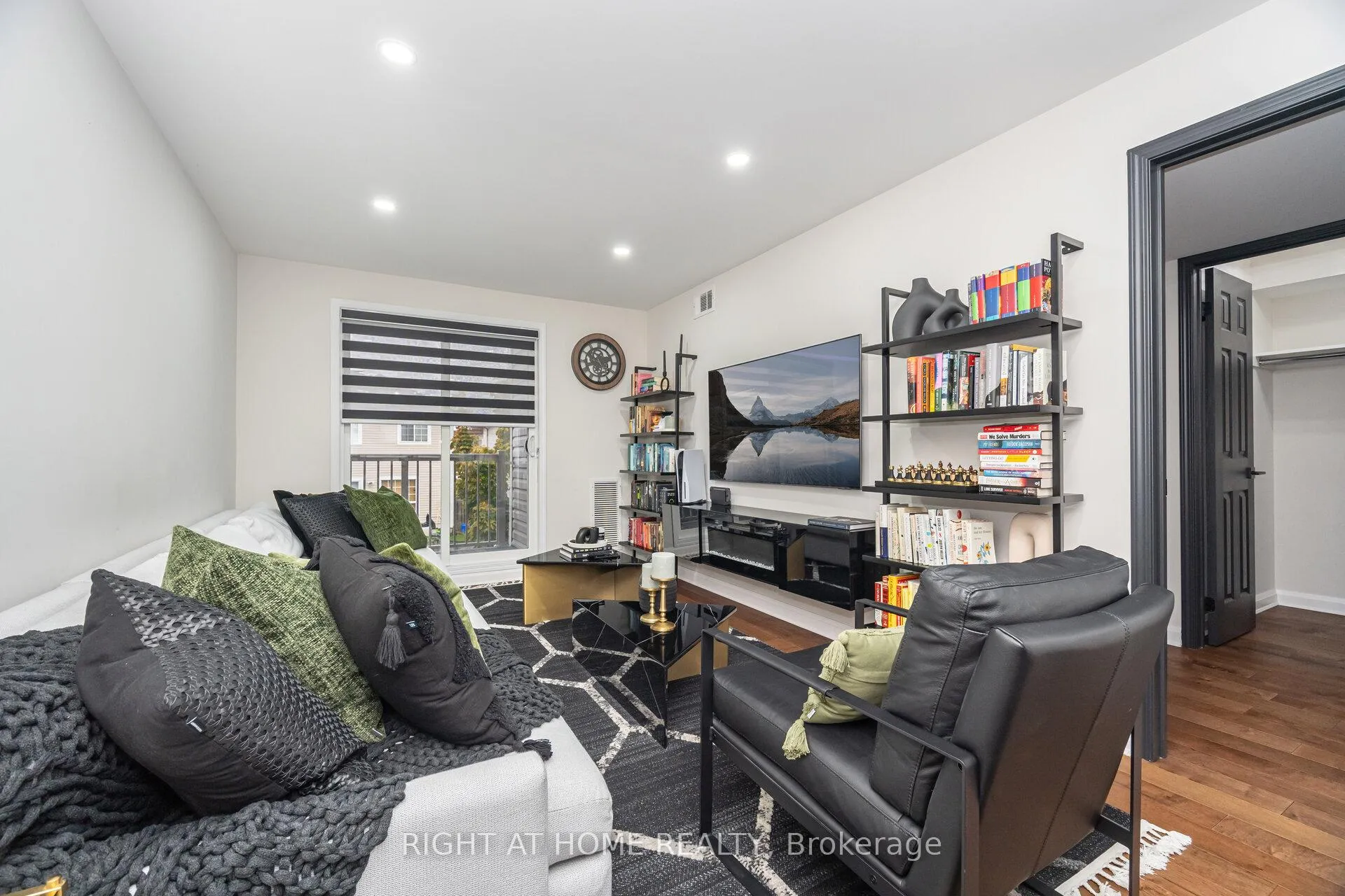 Photo 7 of 2-38 Petra Way, Whitby, Pringle Creek — HOMEH