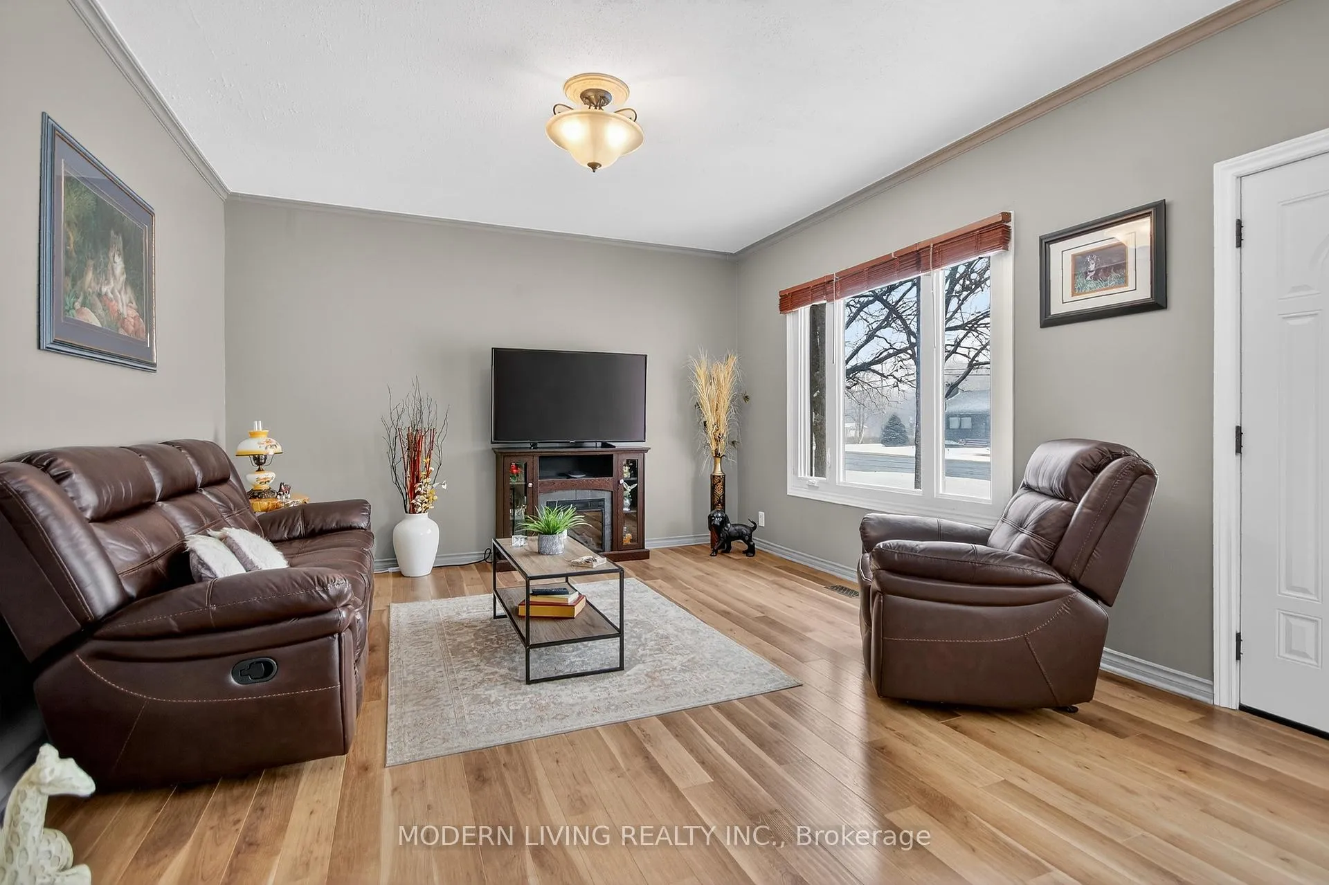 Photo 2 of 5979 Perth Street SE, Ottawa, Richmond — HOMEH