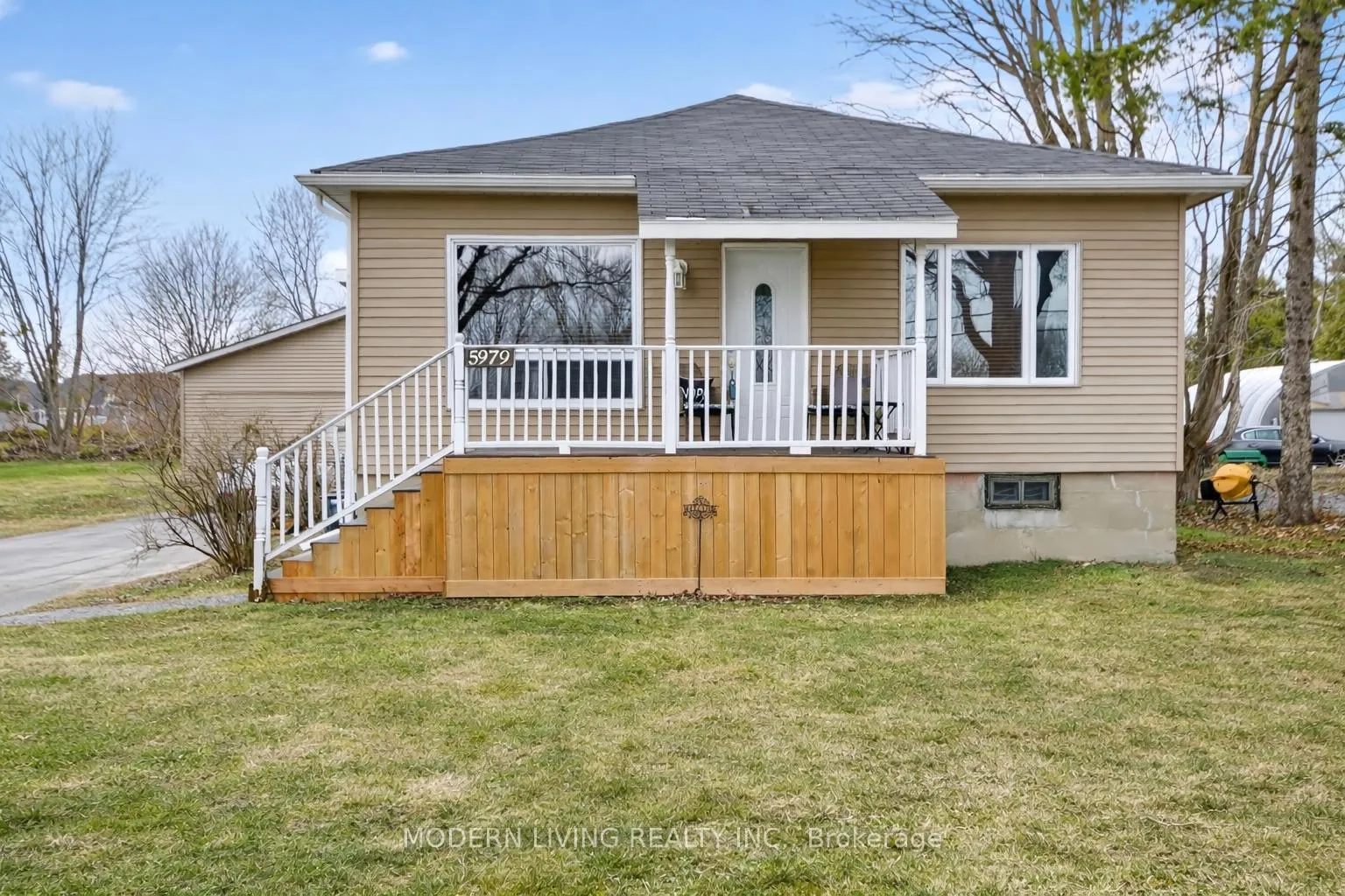Photo 1 of 5979 Perth Street SE, Ottawa, Richmond — HOMEH
