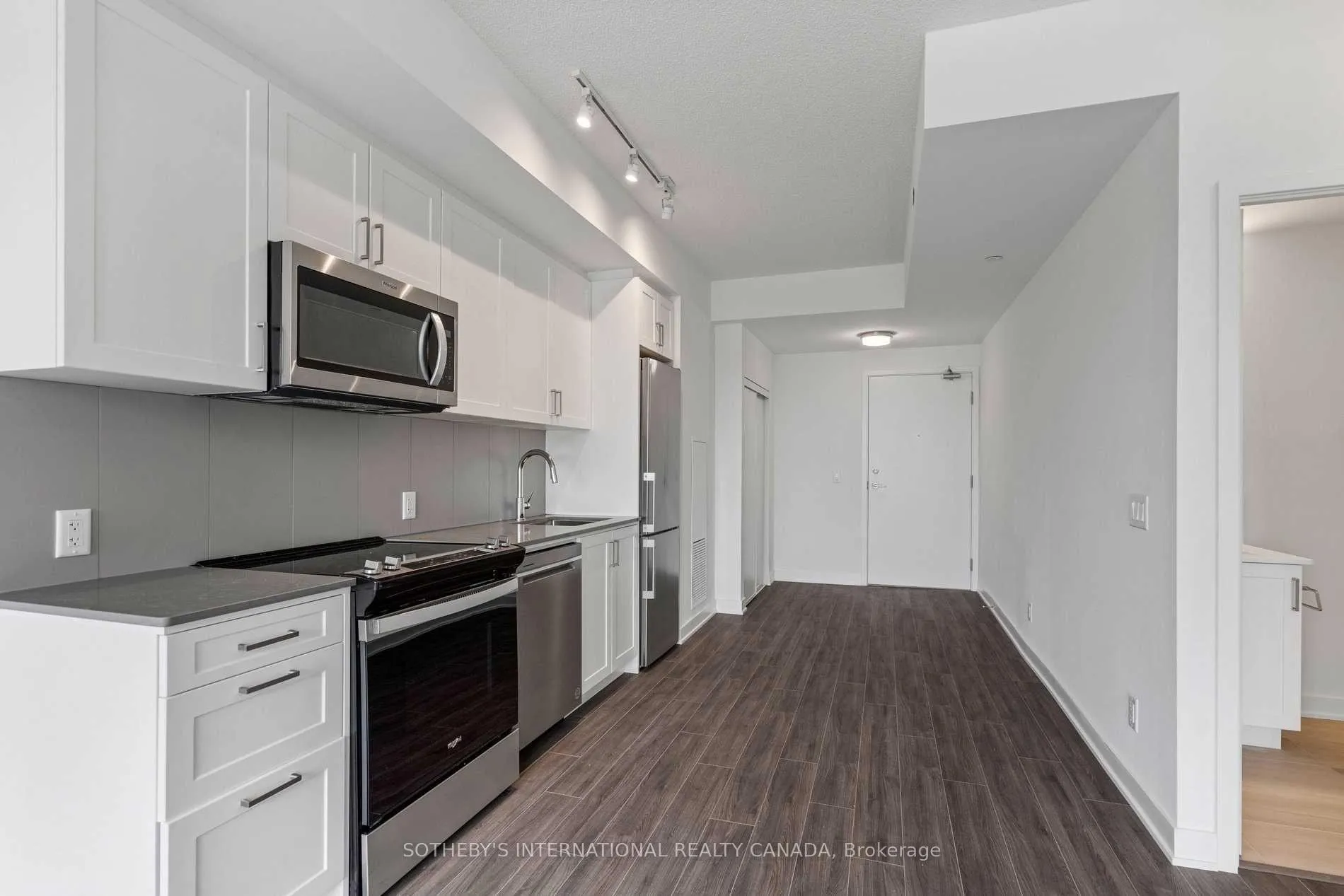 Photo 8 of Unit 303, 681 Yonge Street, Barrie, Painswick South — HOMEH