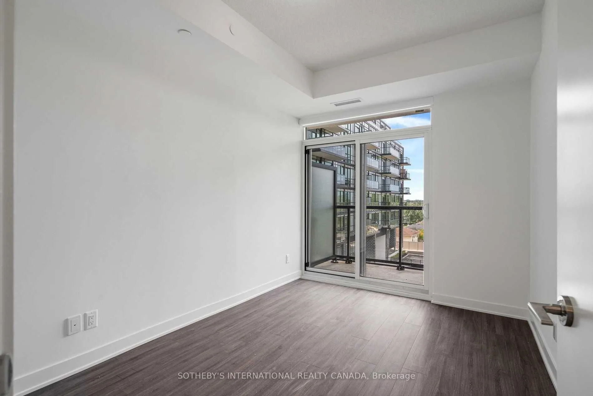 Photo 9 of Unit 303, 681 Yonge Street, Barrie, Painswick South — HOMEH