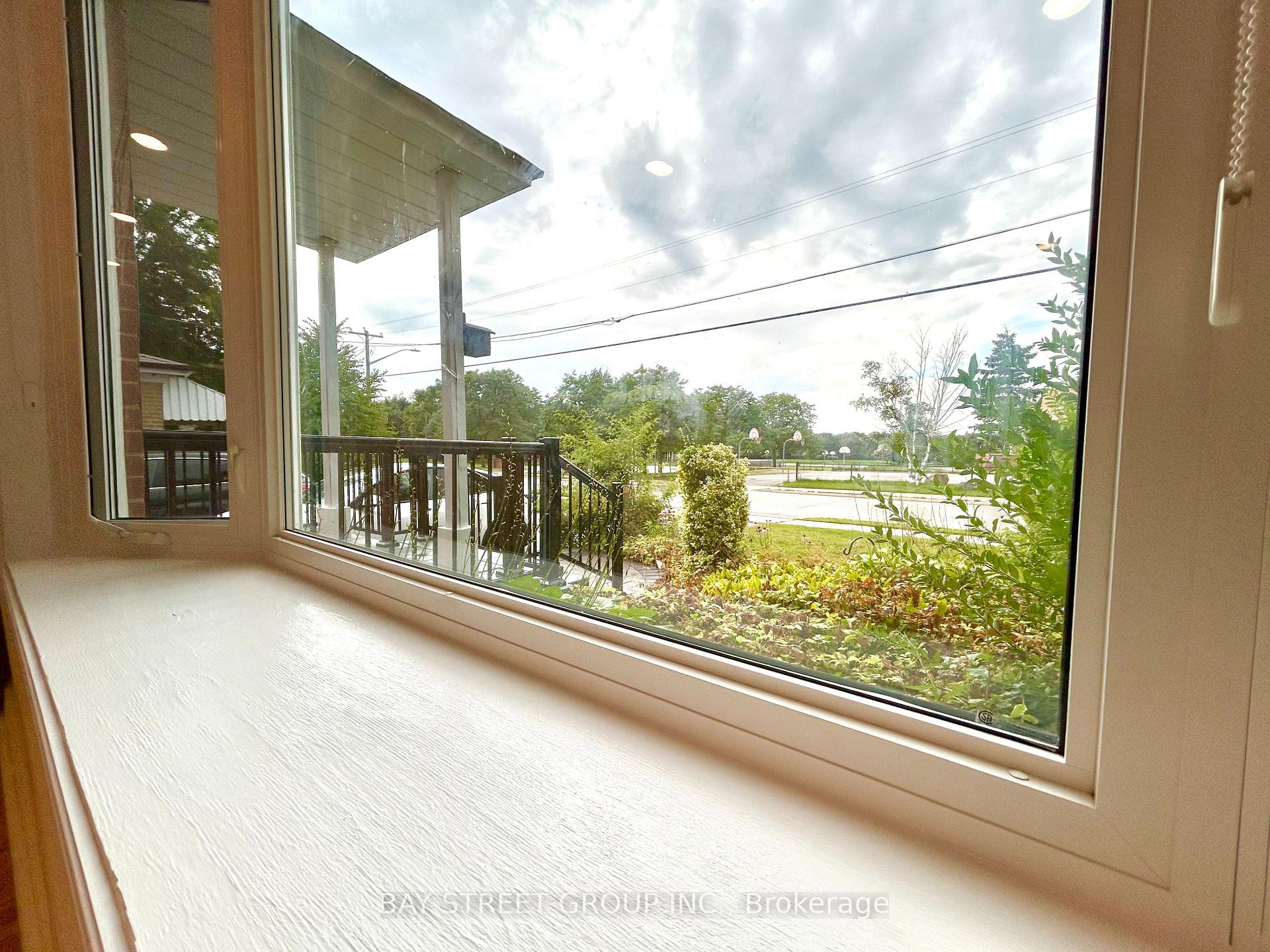 Photo 4 of 25 Glass Drive, Aurora, Aurora Highlands — HOMEH