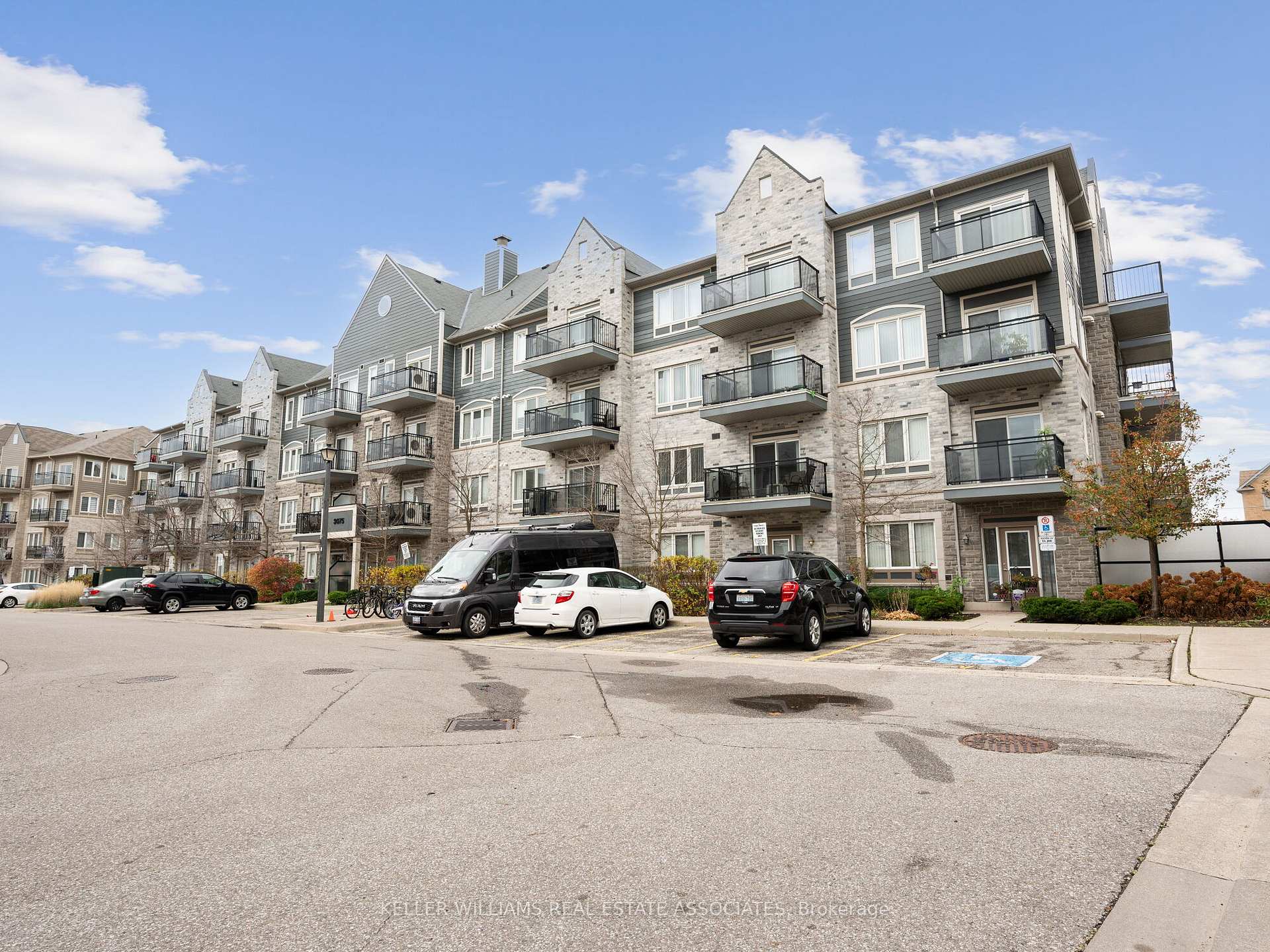 Front of Unit 304, 3075 Thomas Street