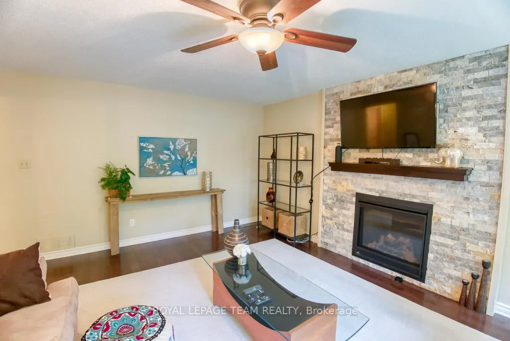 Photo 10 of 27 Sherk Crescent, Ottawa, Kanata - Kanata Lakes/Heritage Hills — HOMEH