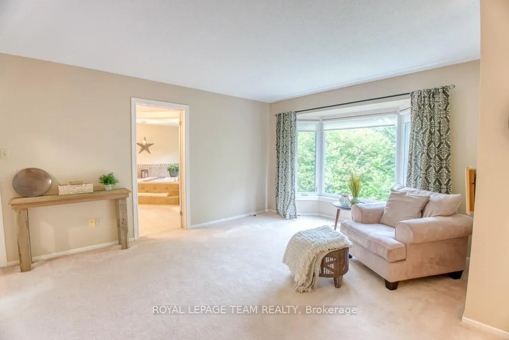 Photo 19 of 27 Sherk Crescent, Ottawa, Kanata - Kanata Lakes/Heritage Hills — HOMEH