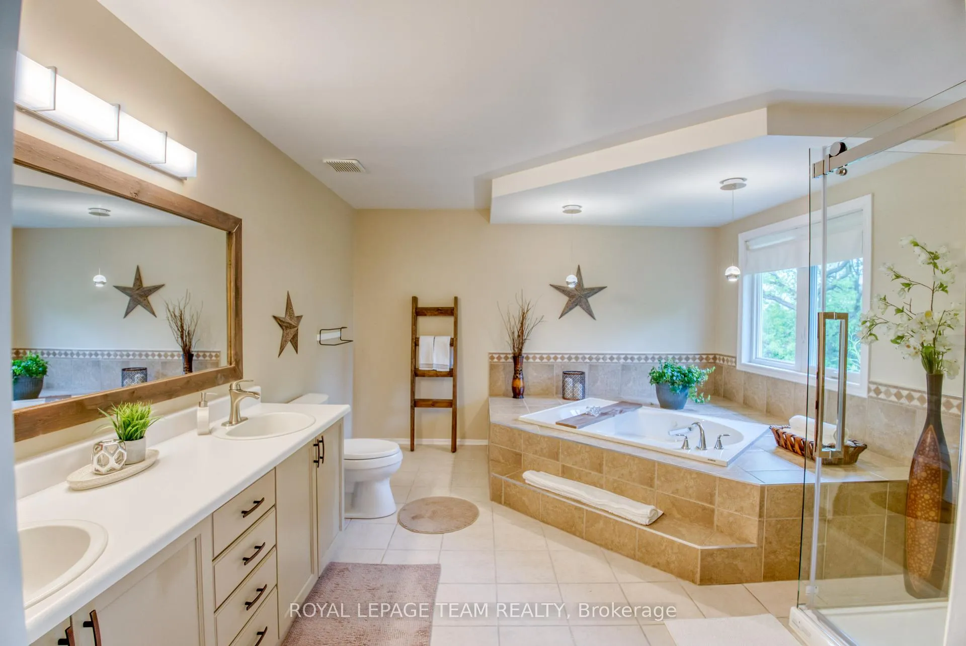 Photo 20 of 27 Sherk Crescent, Ottawa, Kanata - Kanata Lakes/Heritage Hills — HOMEH
