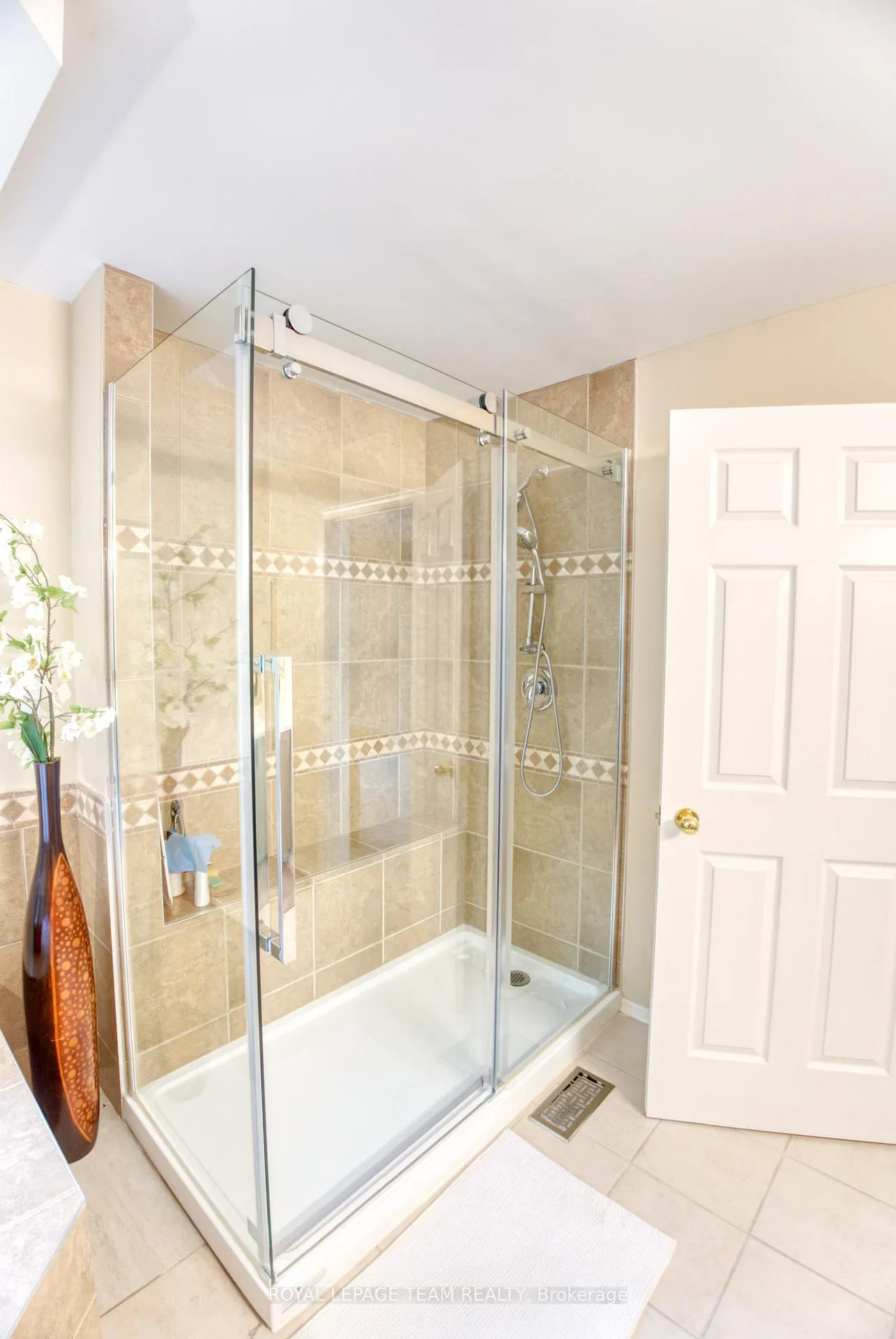 Photo 21 of 27 Sherk Crescent, Ottawa, Kanata - Kanata Lakes/Heritage Hills — HOMEH